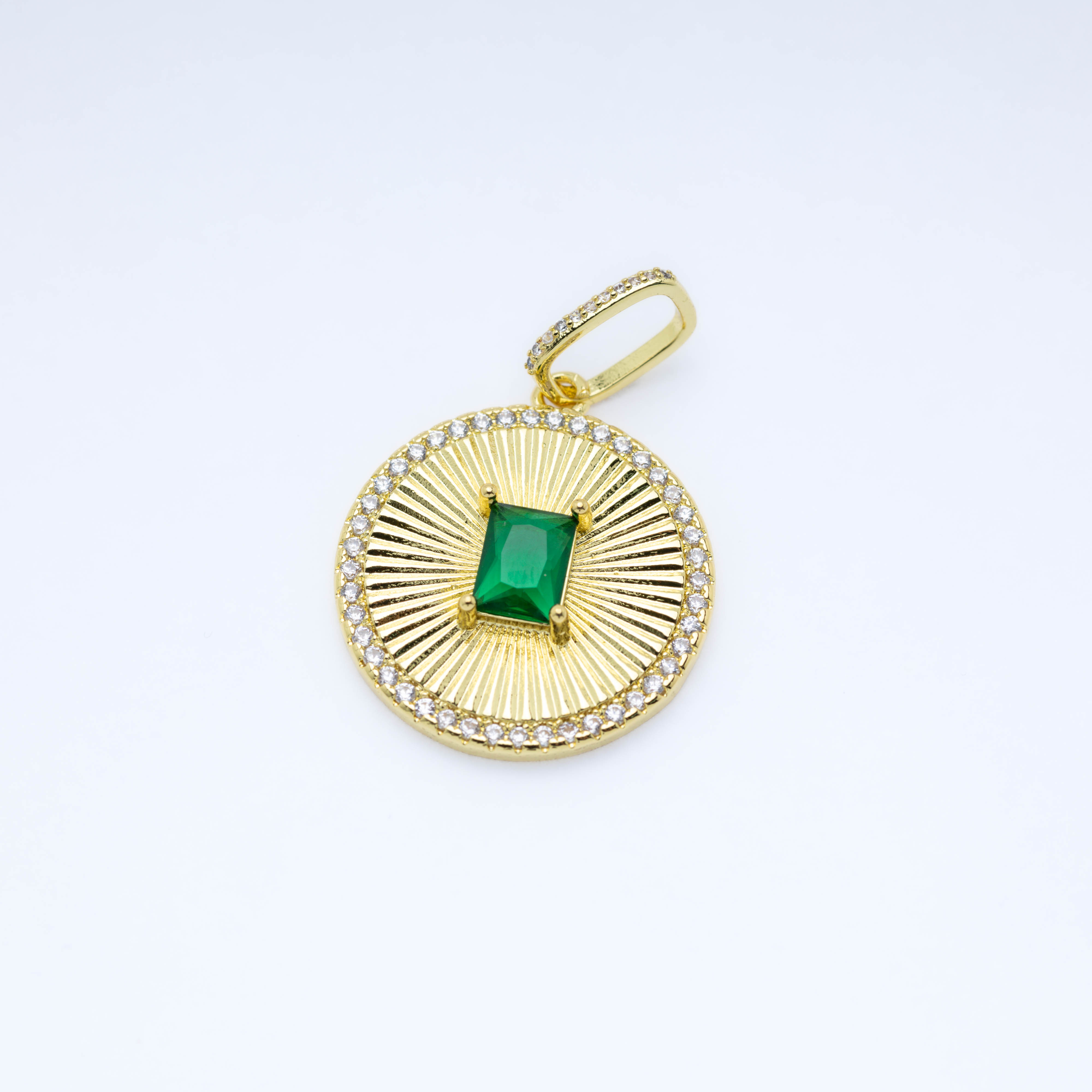 20830 Gold Round With Green Crystal