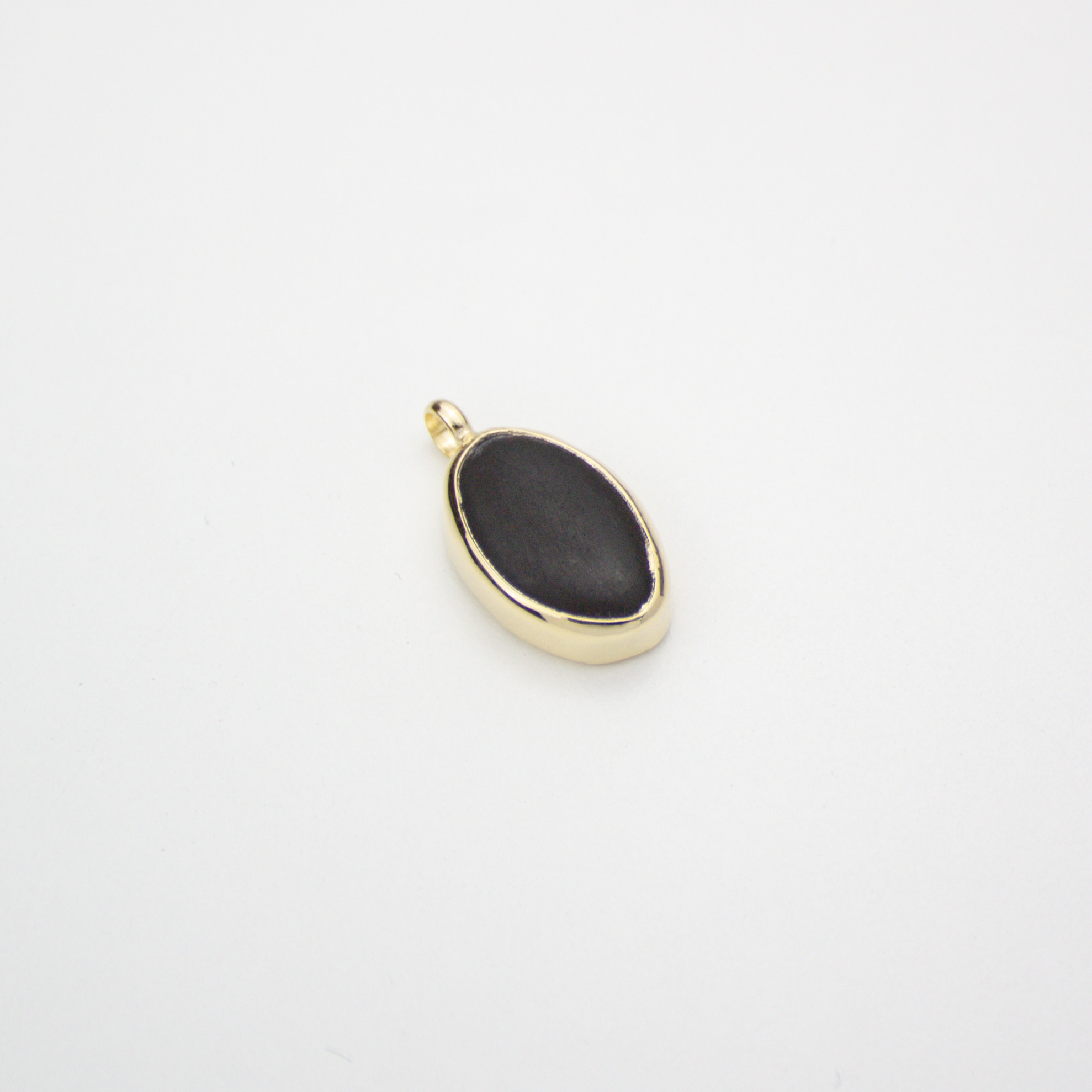 19134 Oval Azabache Pendant
