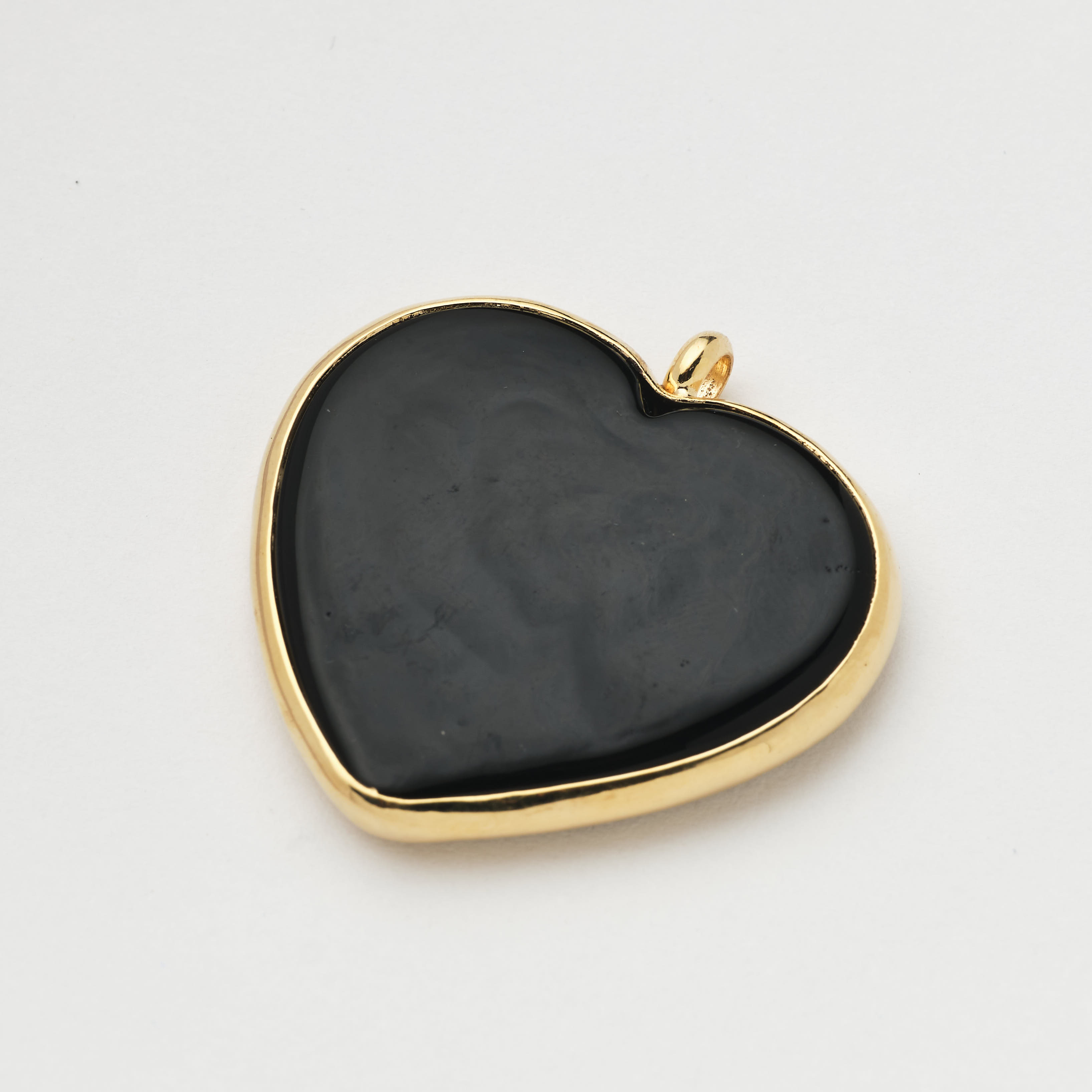 9501 Medium Black Heart Bizel Pendant