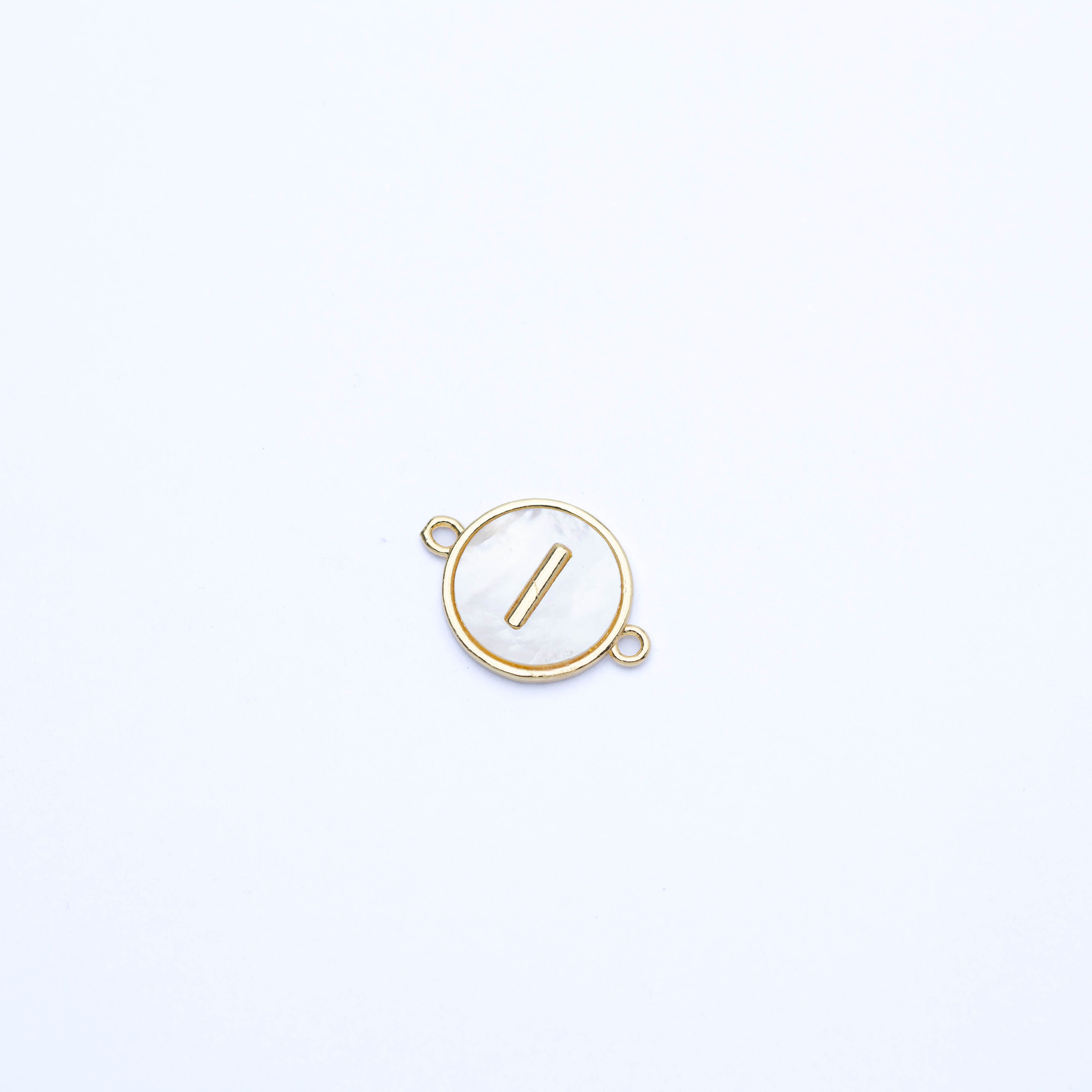 17518 Initial I Circle with Nacar Connect