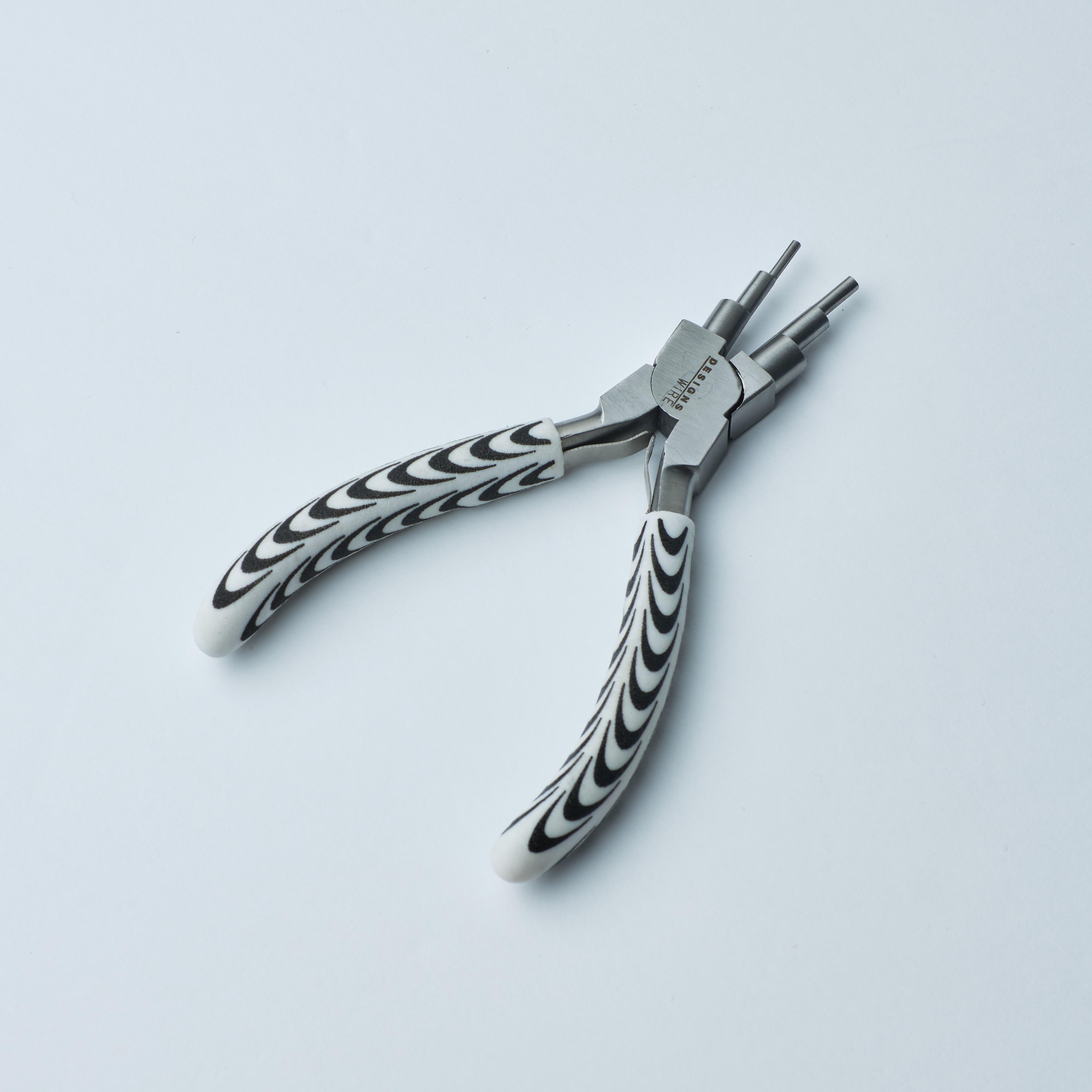 13635 Round 3 nose Plier Designs Wire