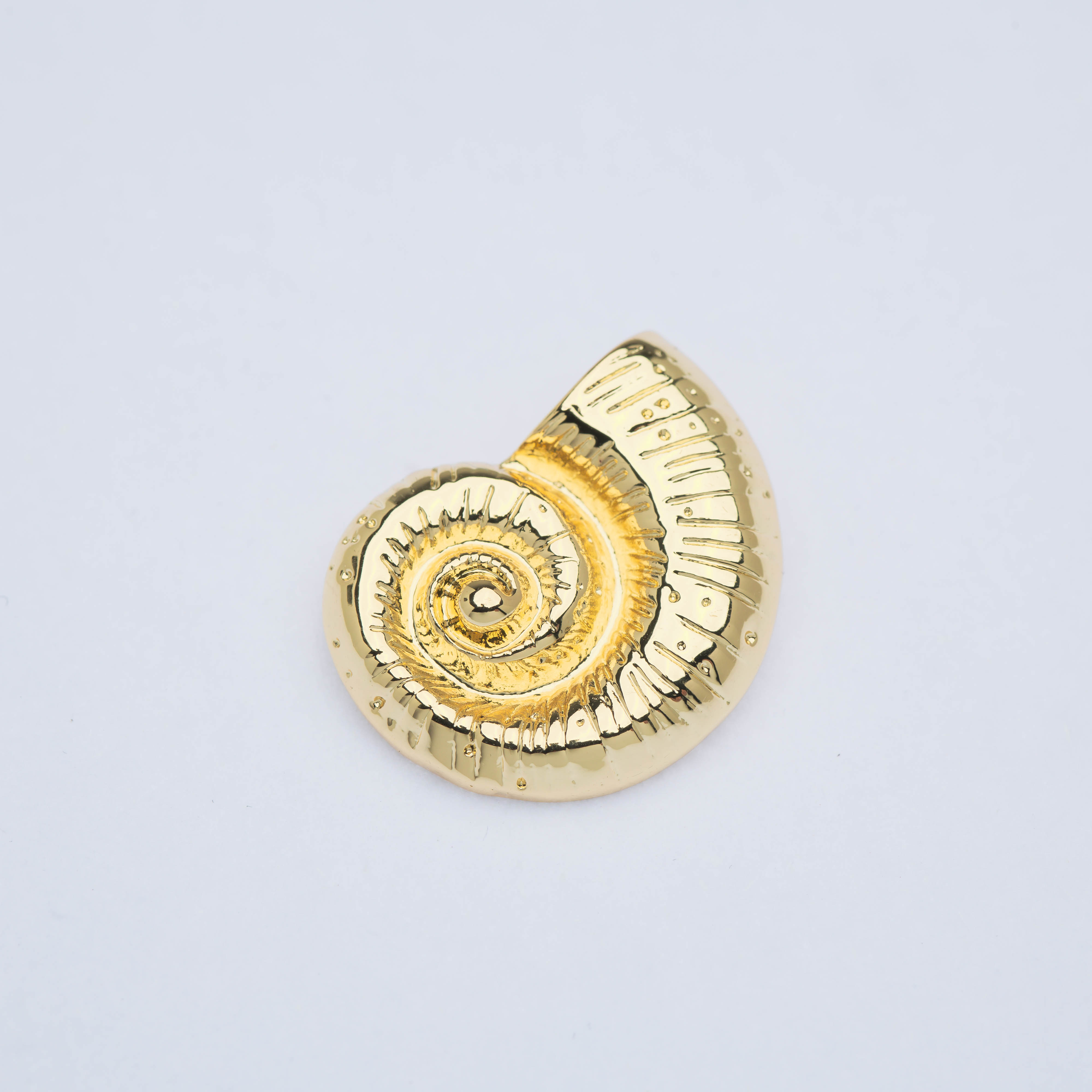 21883 Gold Spiral Snail Pendant 23mm
