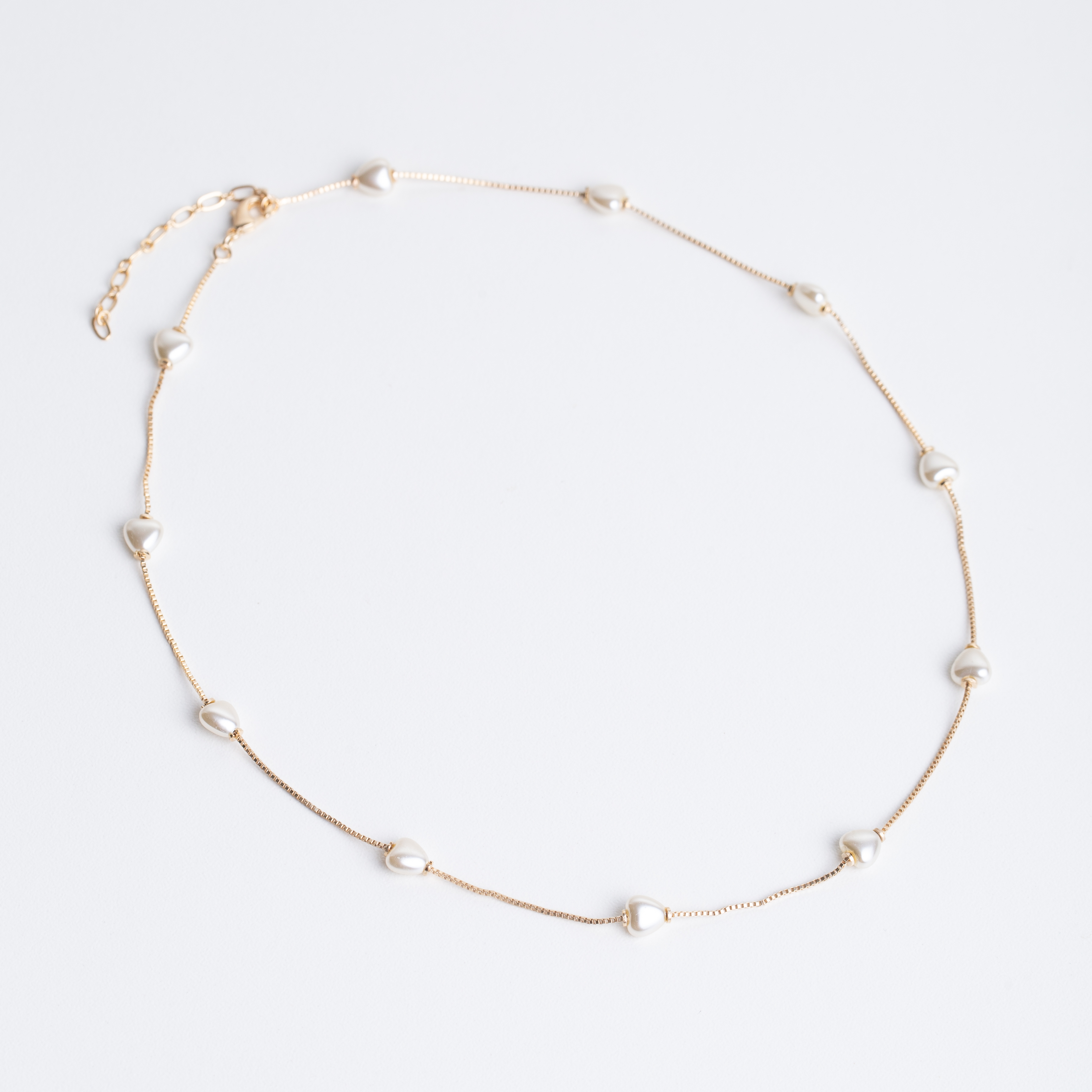 21132 Cadena Dorada con Perlas en Forma de Corazón