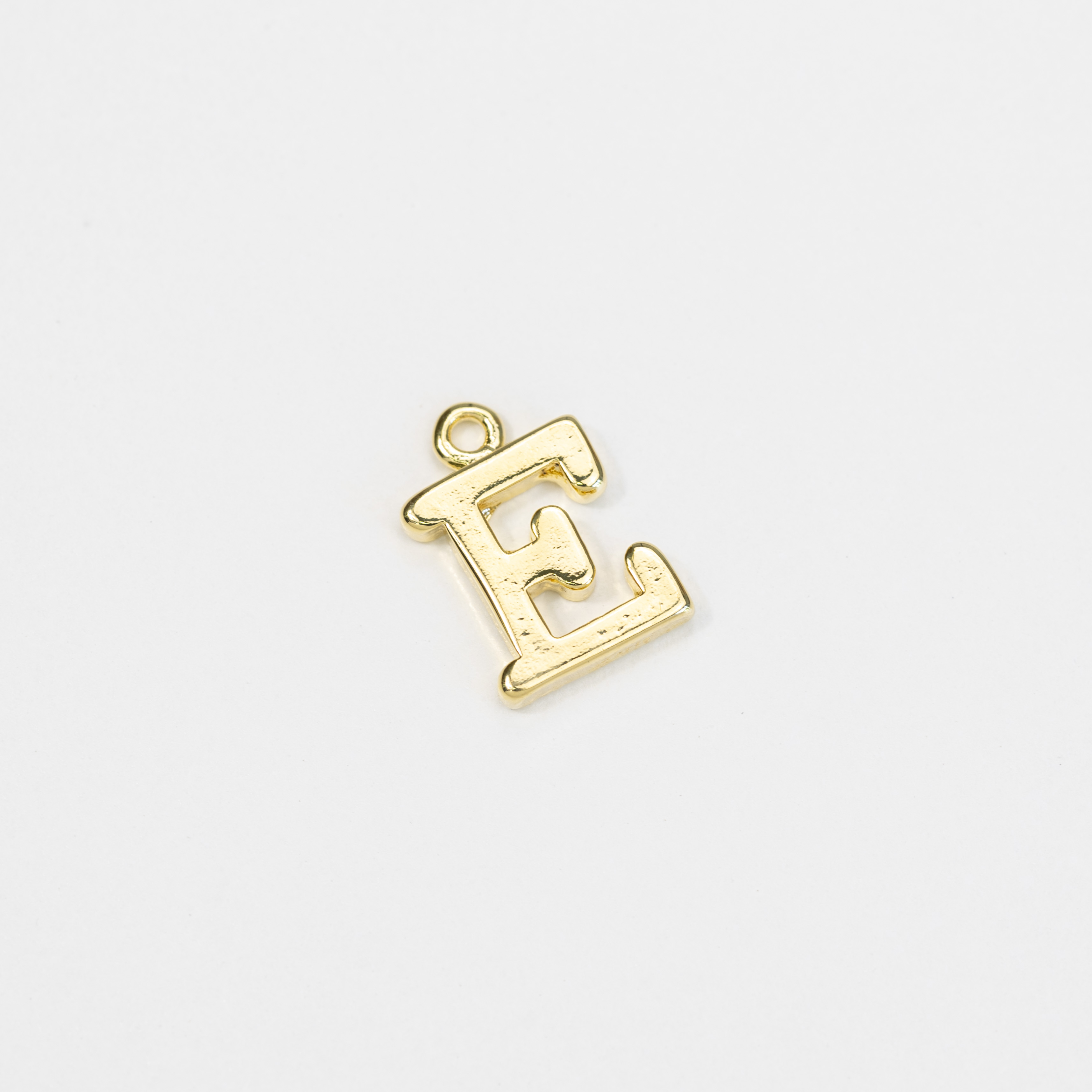 19218 Gold Bold E Inicial Pendant