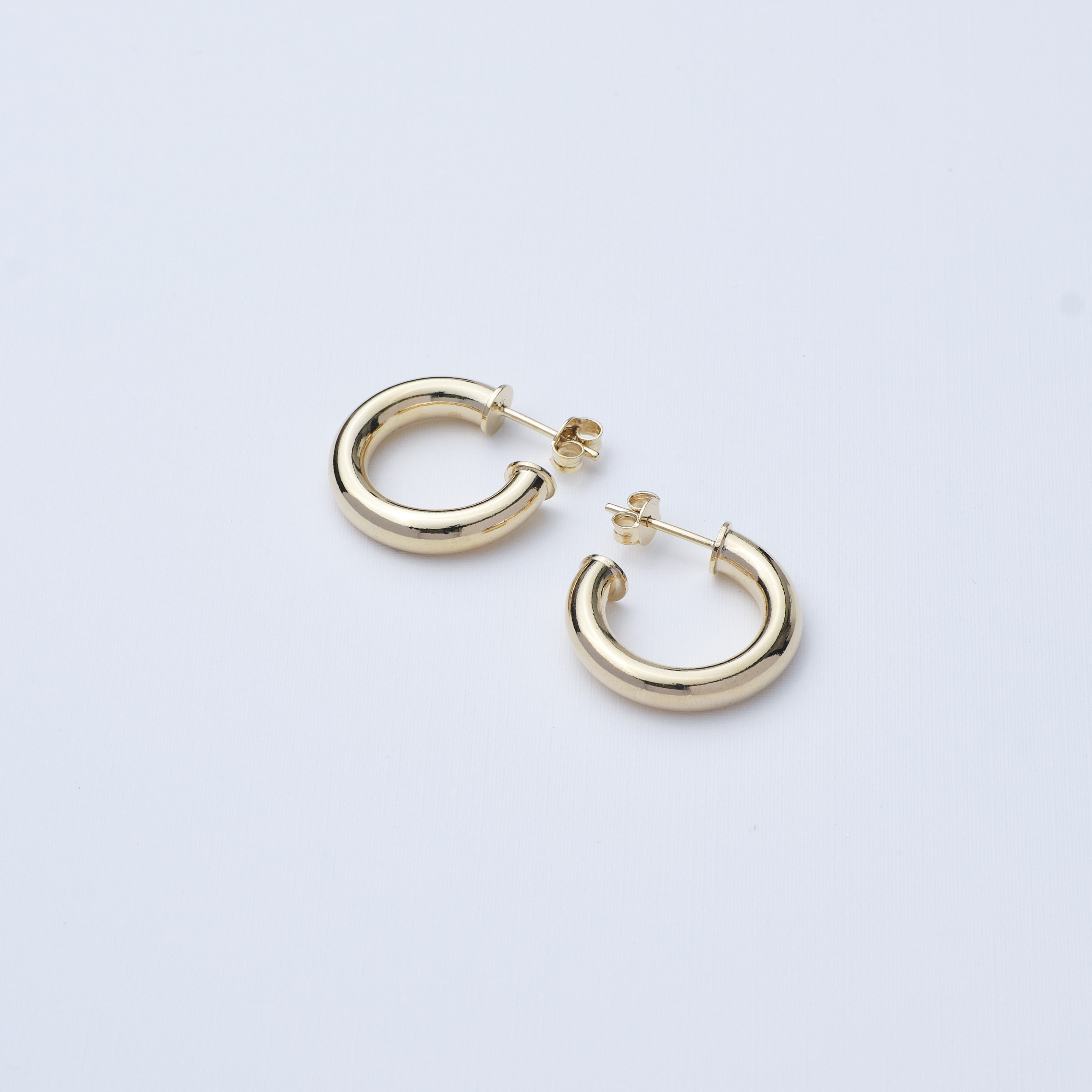 10868 Earring 21 X 4mm