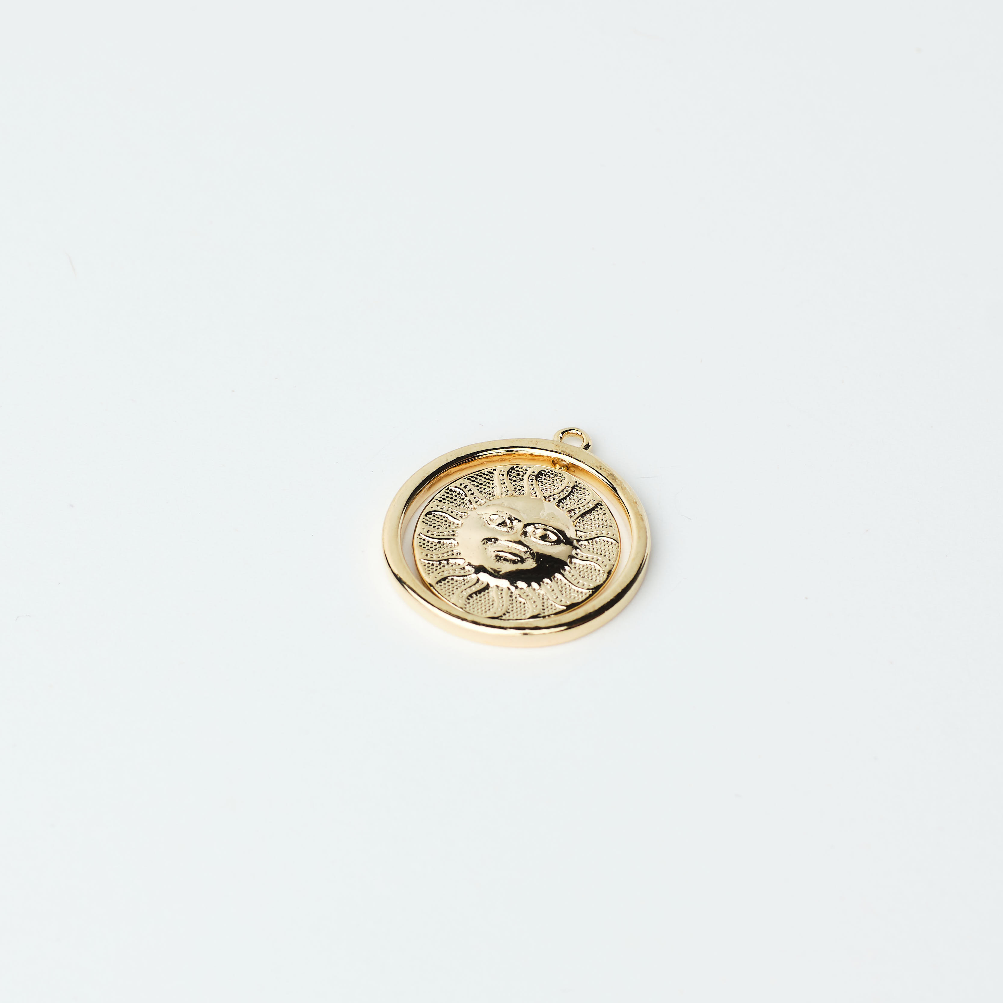 12535 Gold Sun Round Pendant