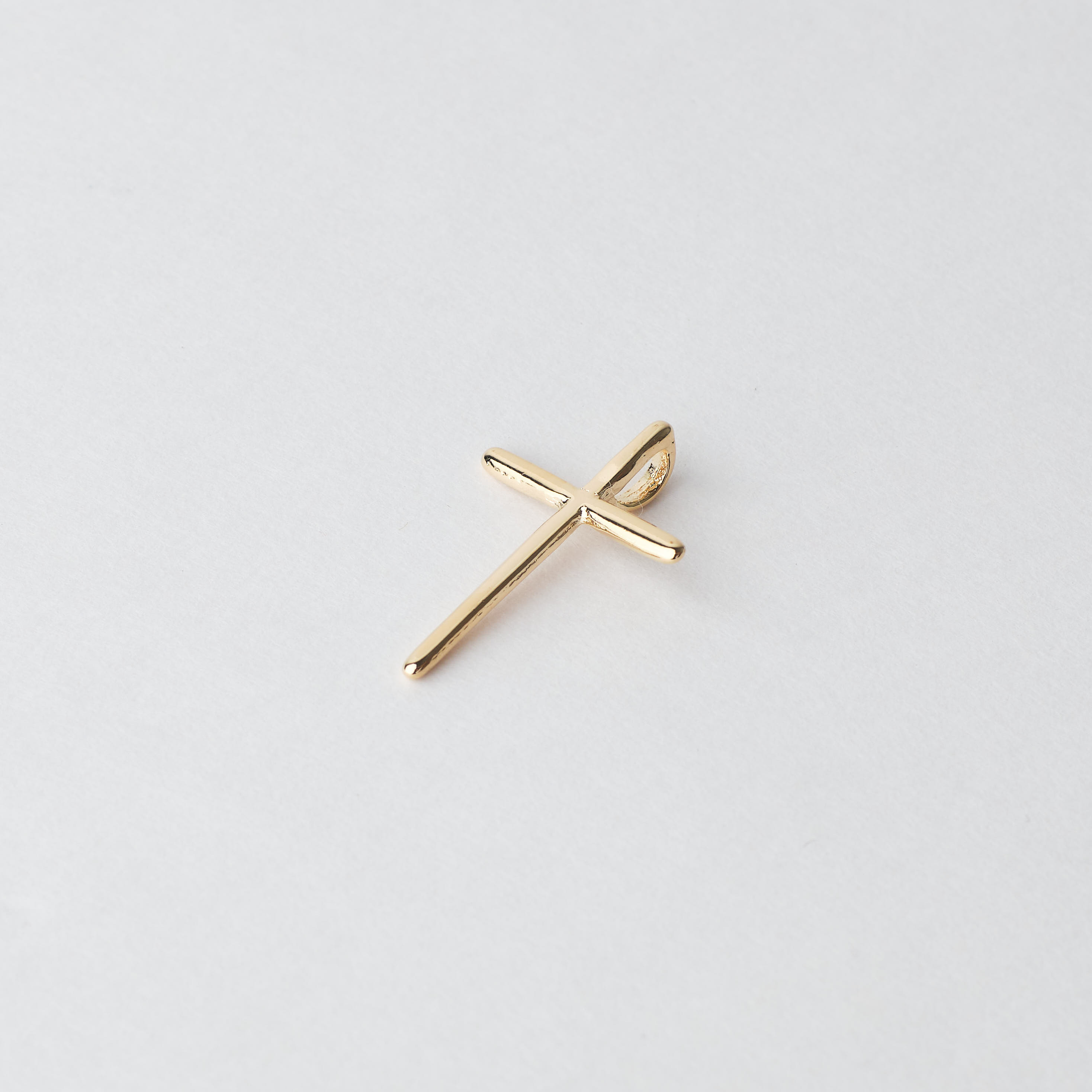 12710 Classic Cross Pendant