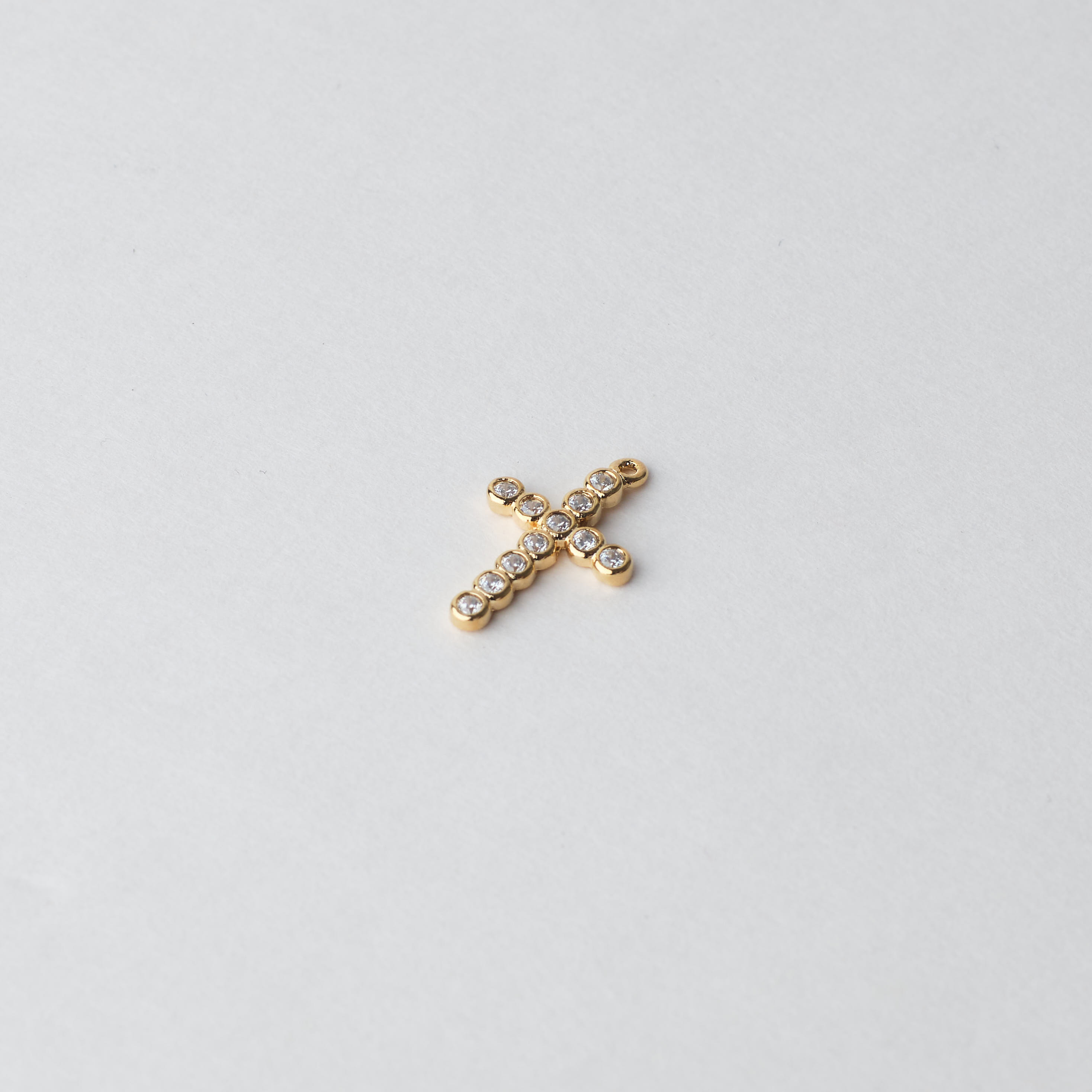 13014 Crystal Cross Pendant