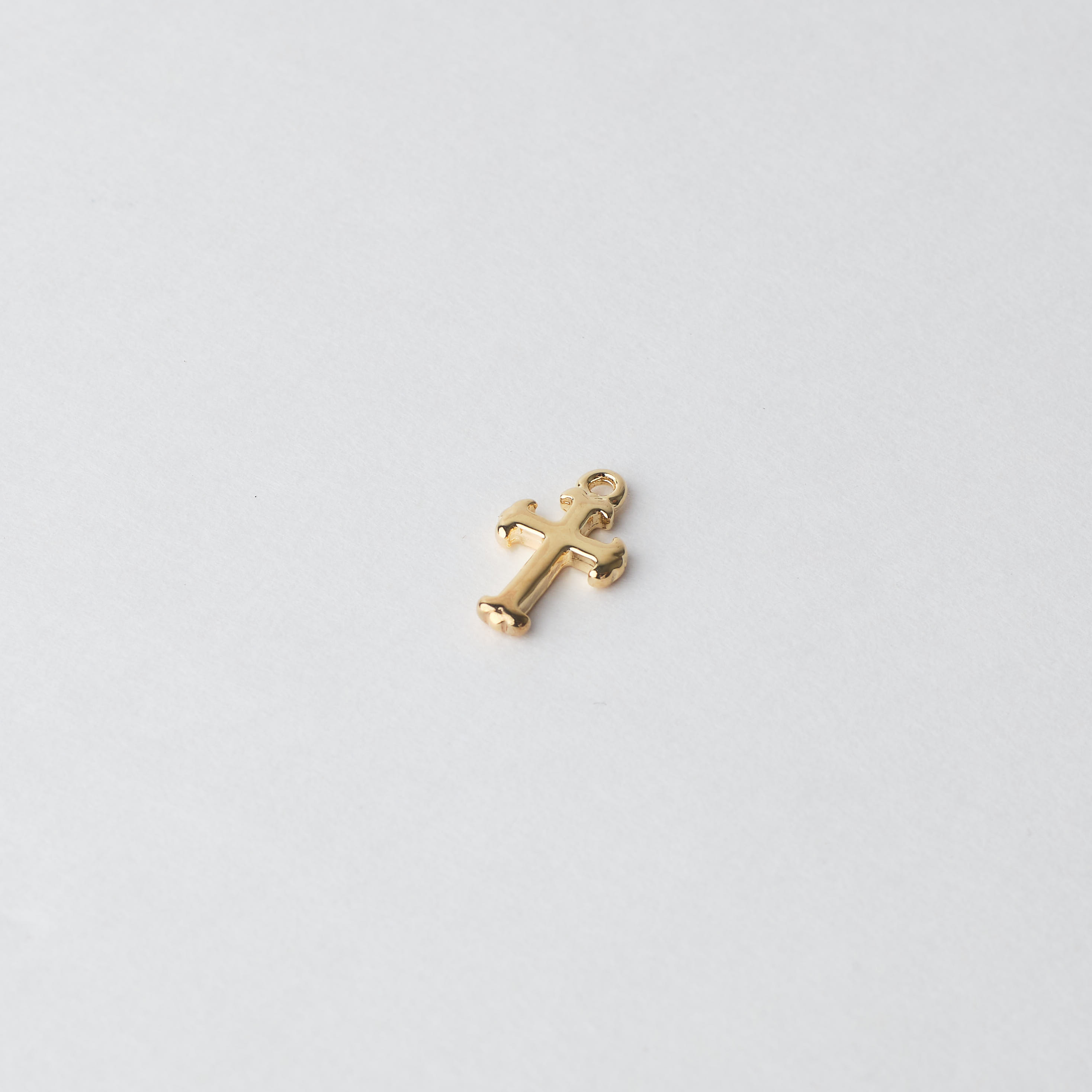 13497 Small Classic Cross Pendant