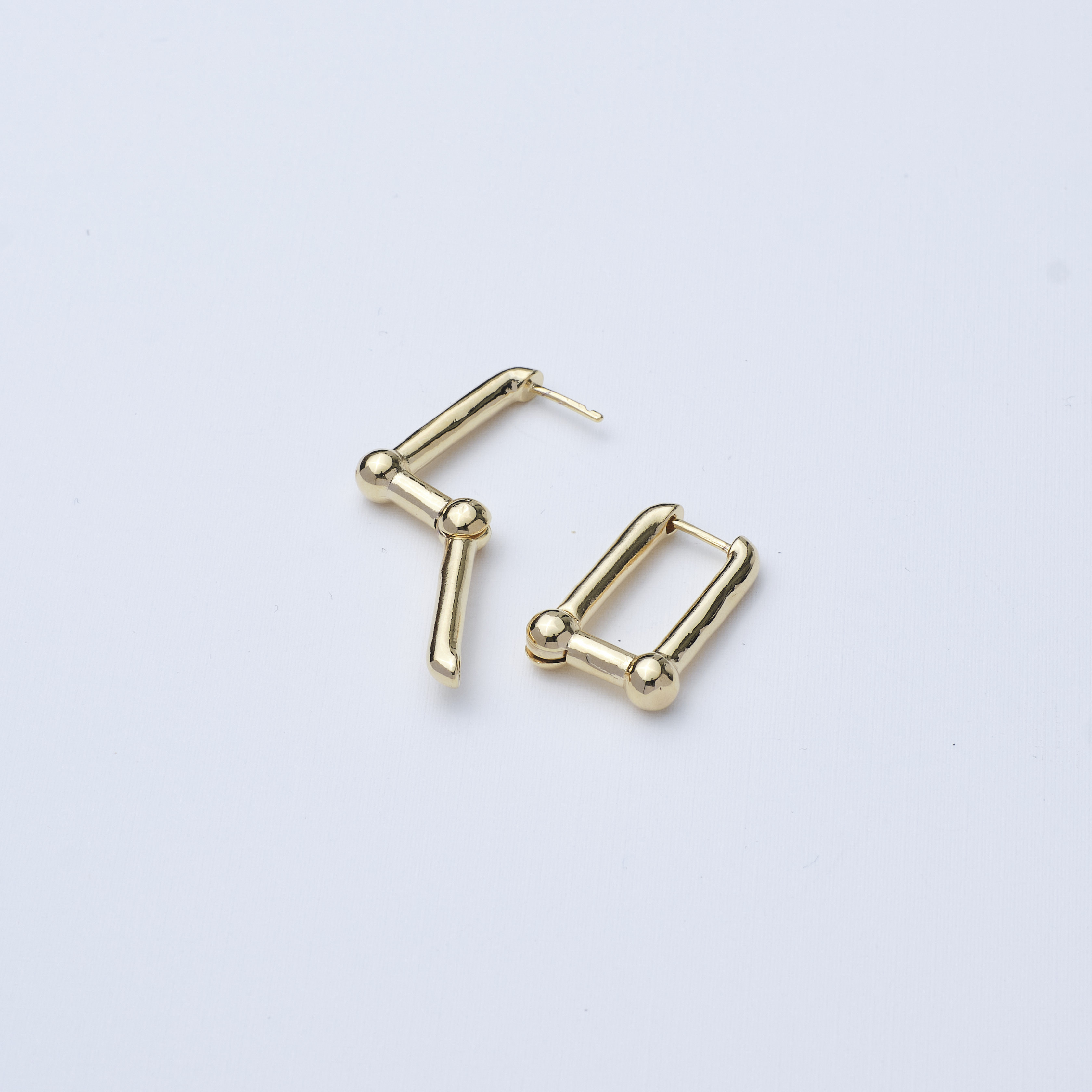 13924 (7.48)Earring Base square 2ball