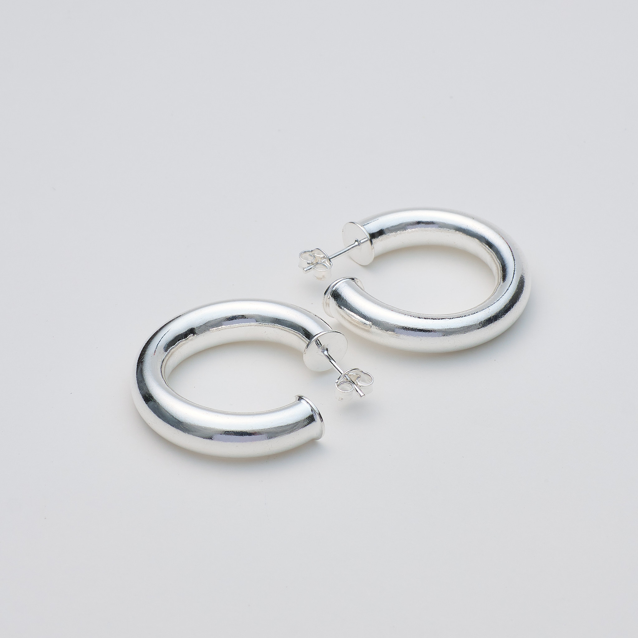 14567 32x6mm Earring Silver