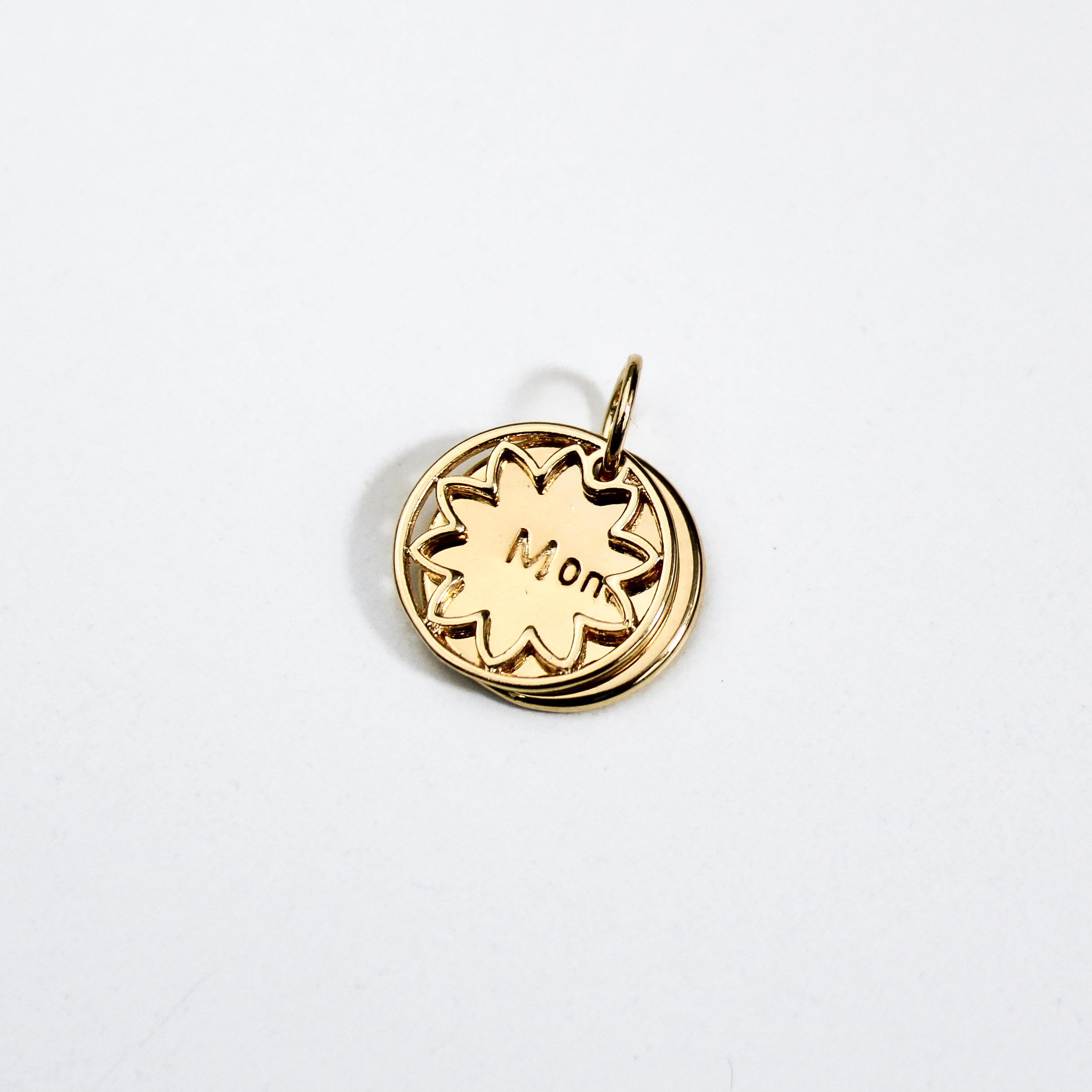 15497 Gold Mom Medal Pendant