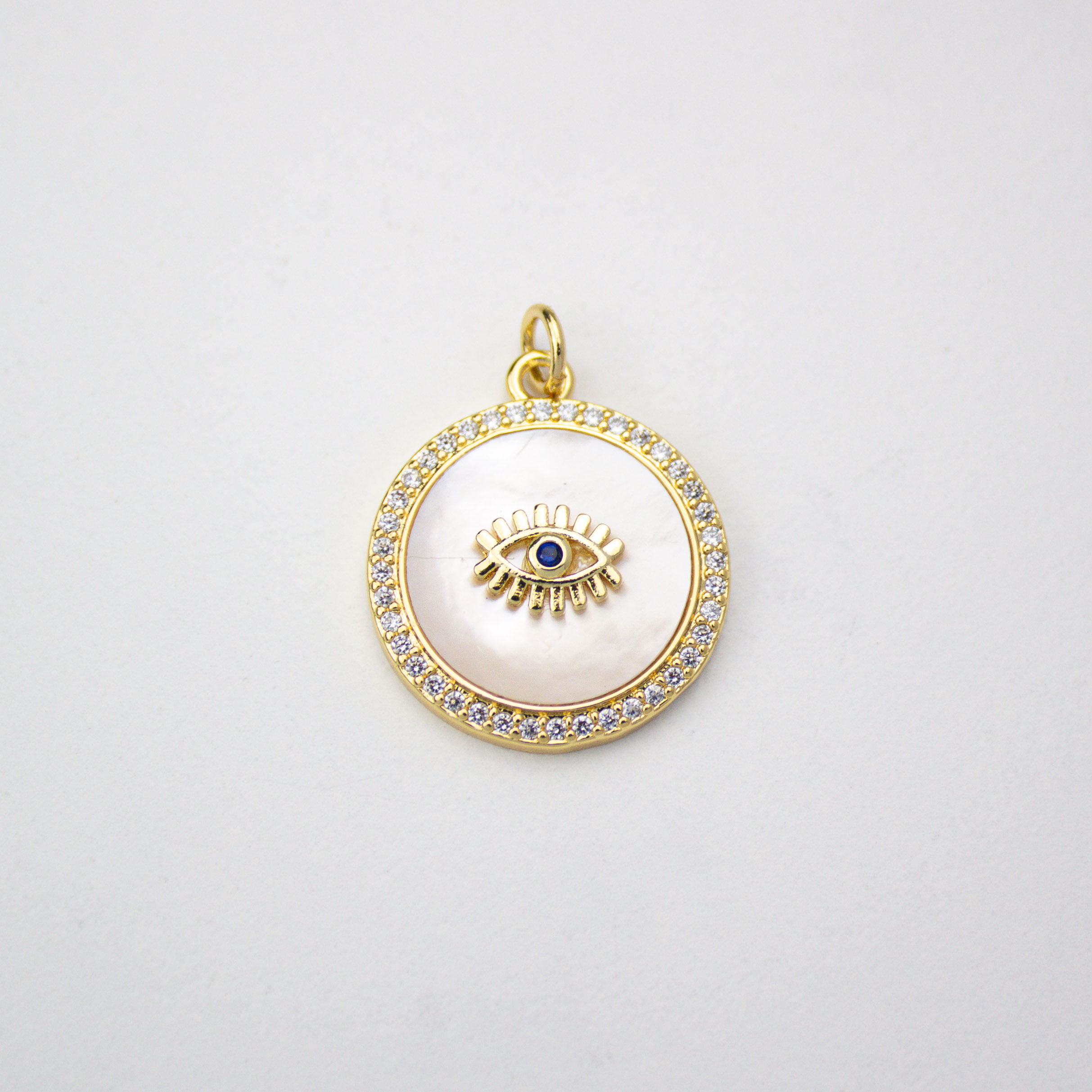 15632 Shell Eye Round Medal 