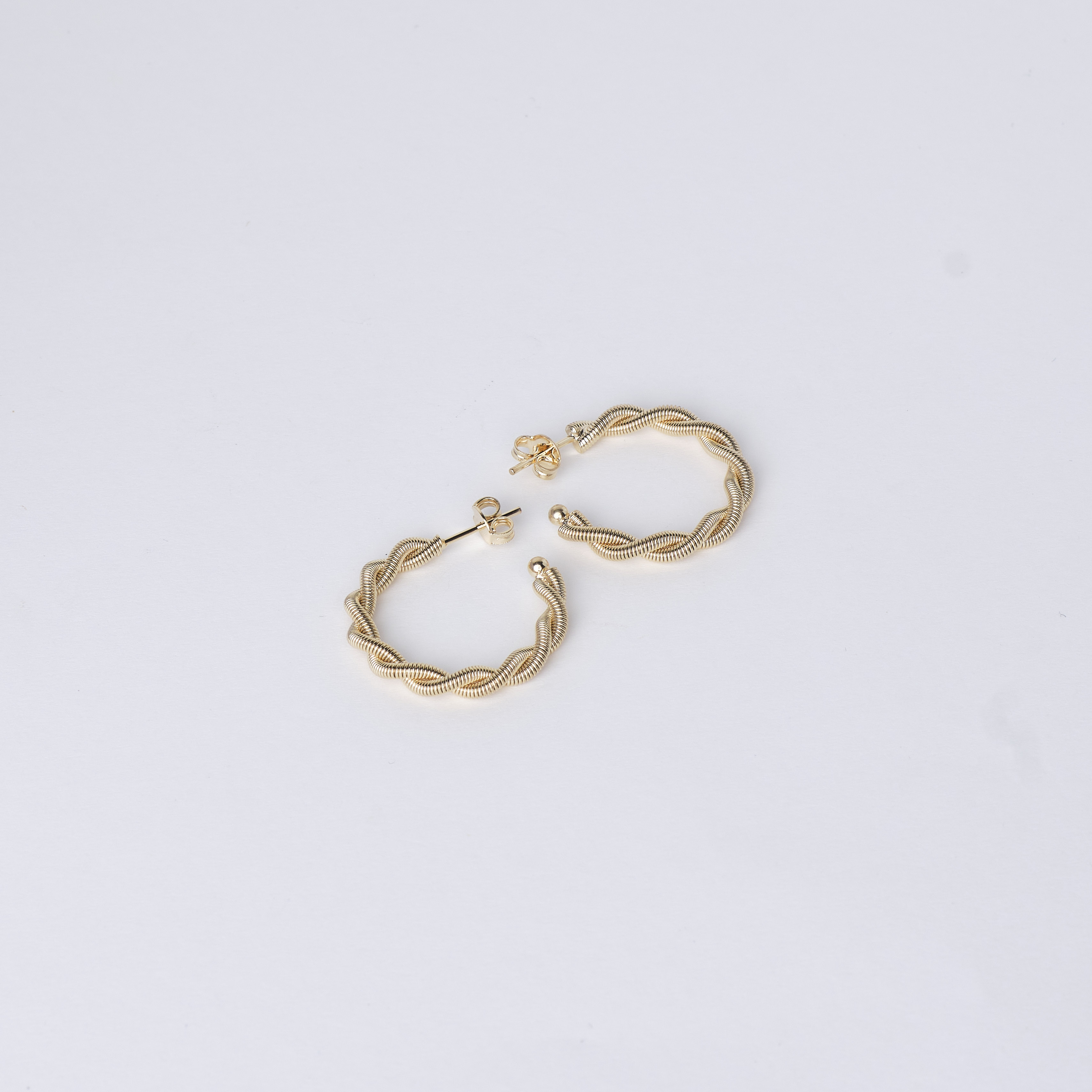 15635 30x4mm Textured Twisted Earring