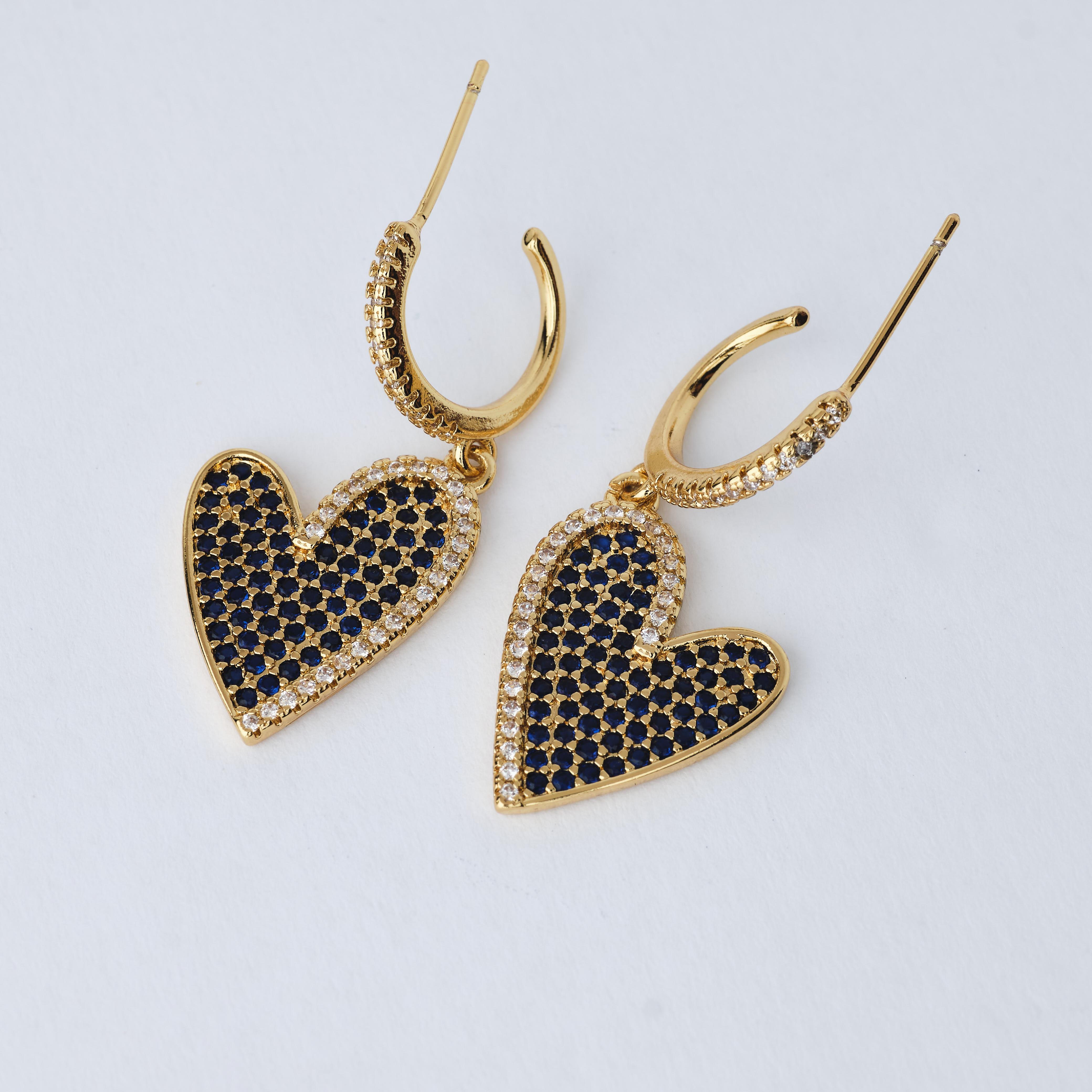 15677 14mm Earrings with Heart Navy