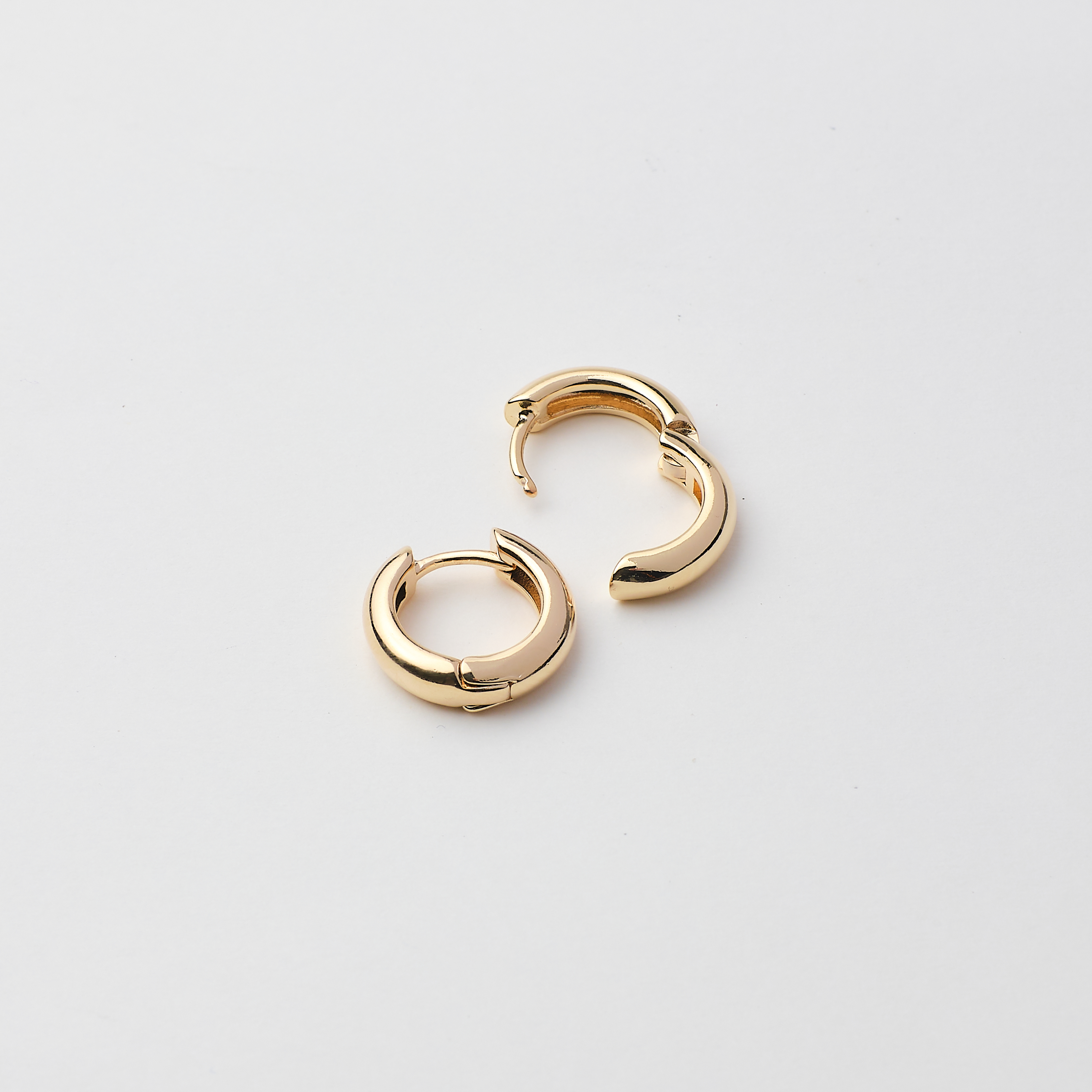 16819 15x4mm Gold Earrings Hoops