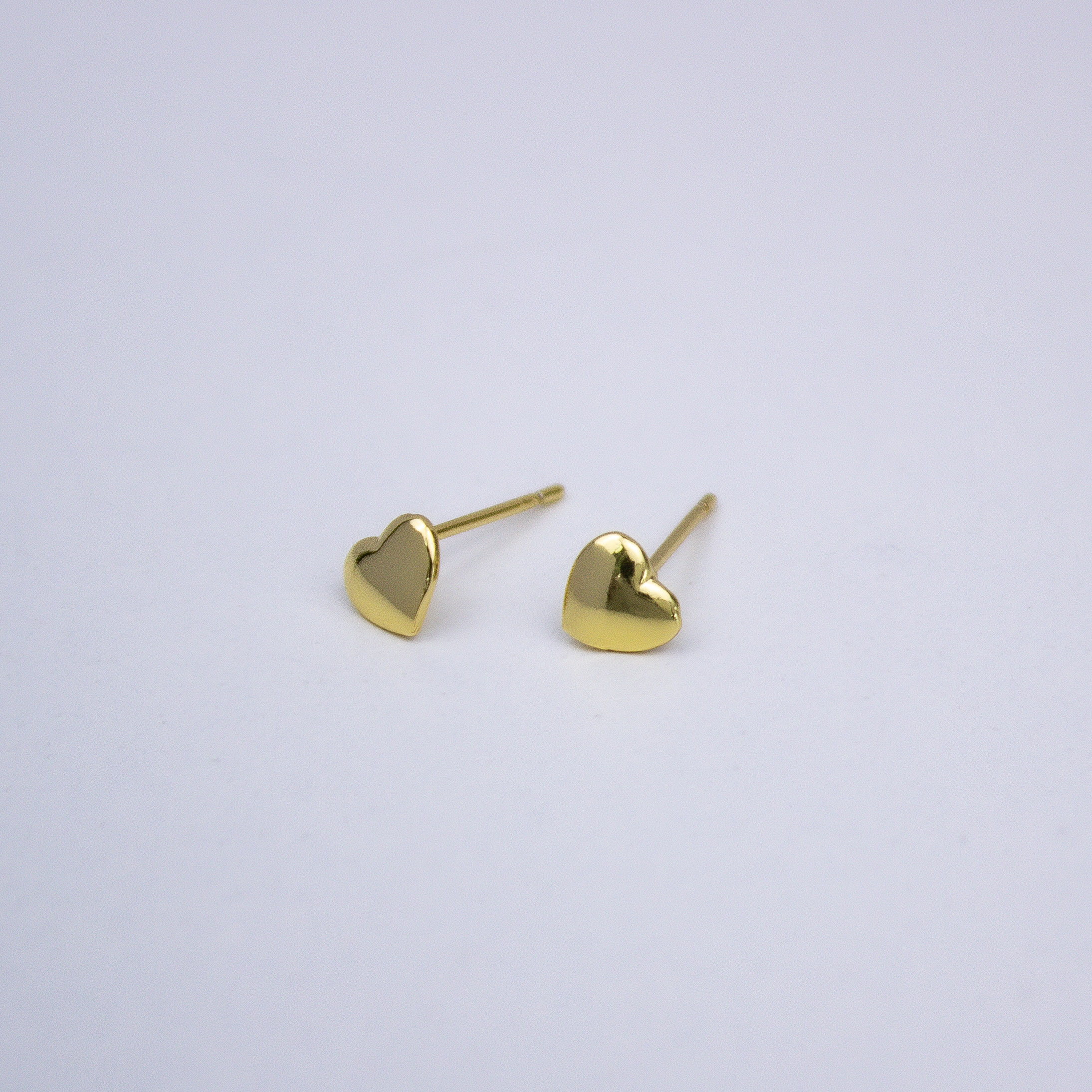17339 Gold Mini Heart Earring