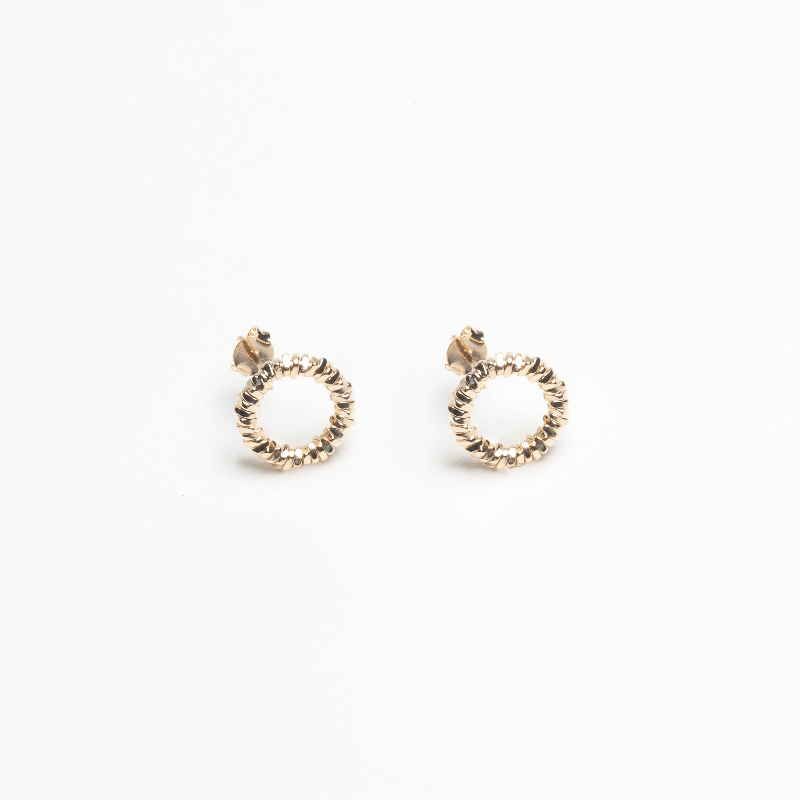 17445 Gold Earring Circle Textured 