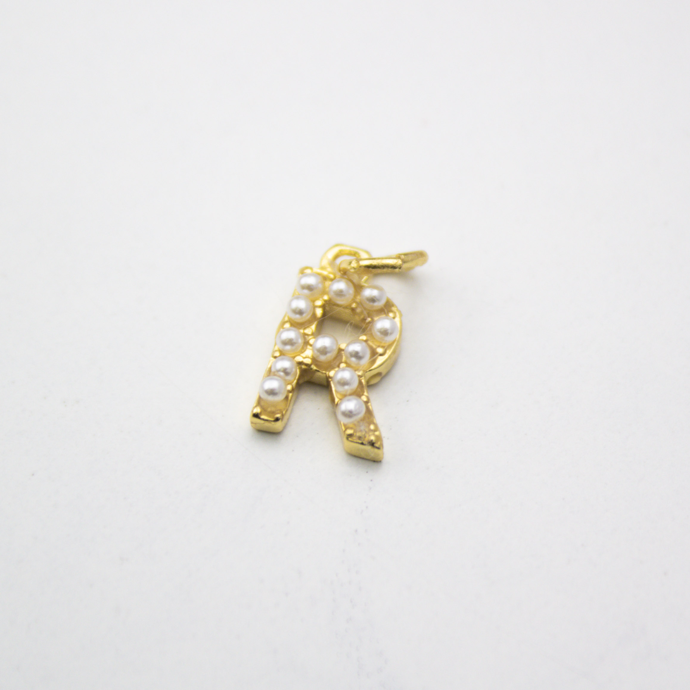 17572 Pearl Initial Letter R Pendant