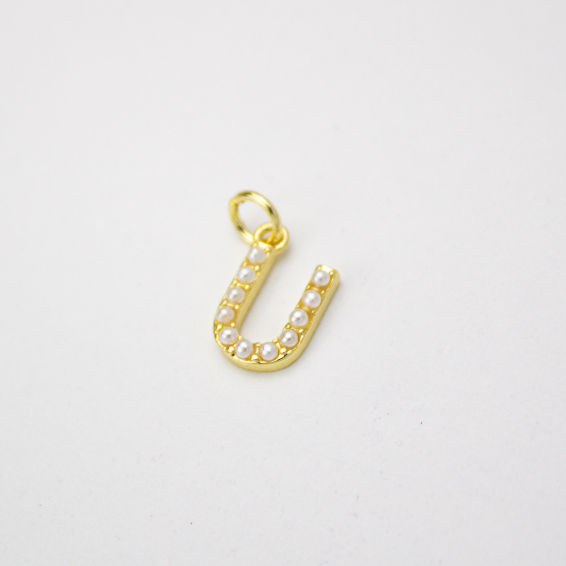 17575 Pearl Initial Letter U Pendant