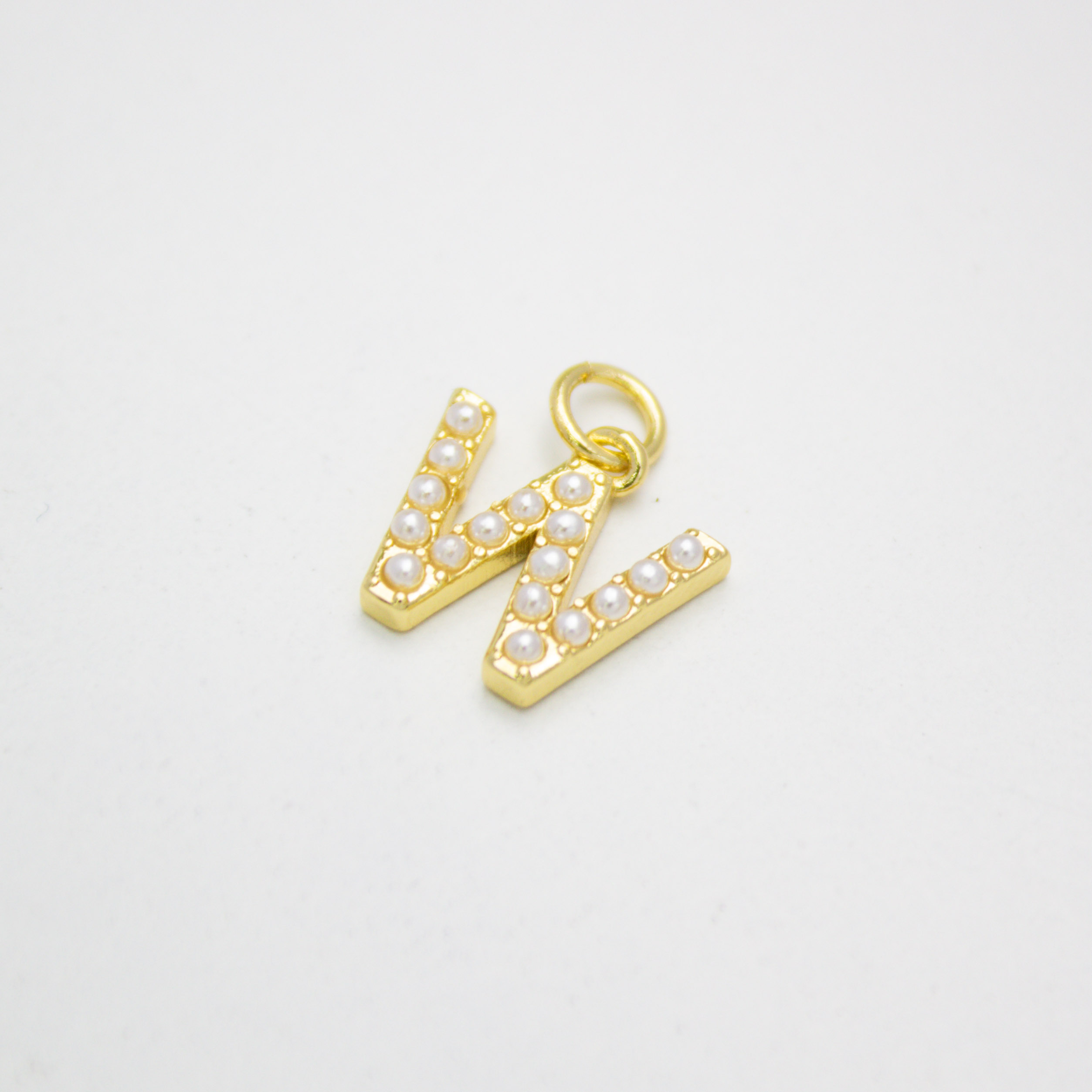 17577 Pearl Initial Letter W Pendant