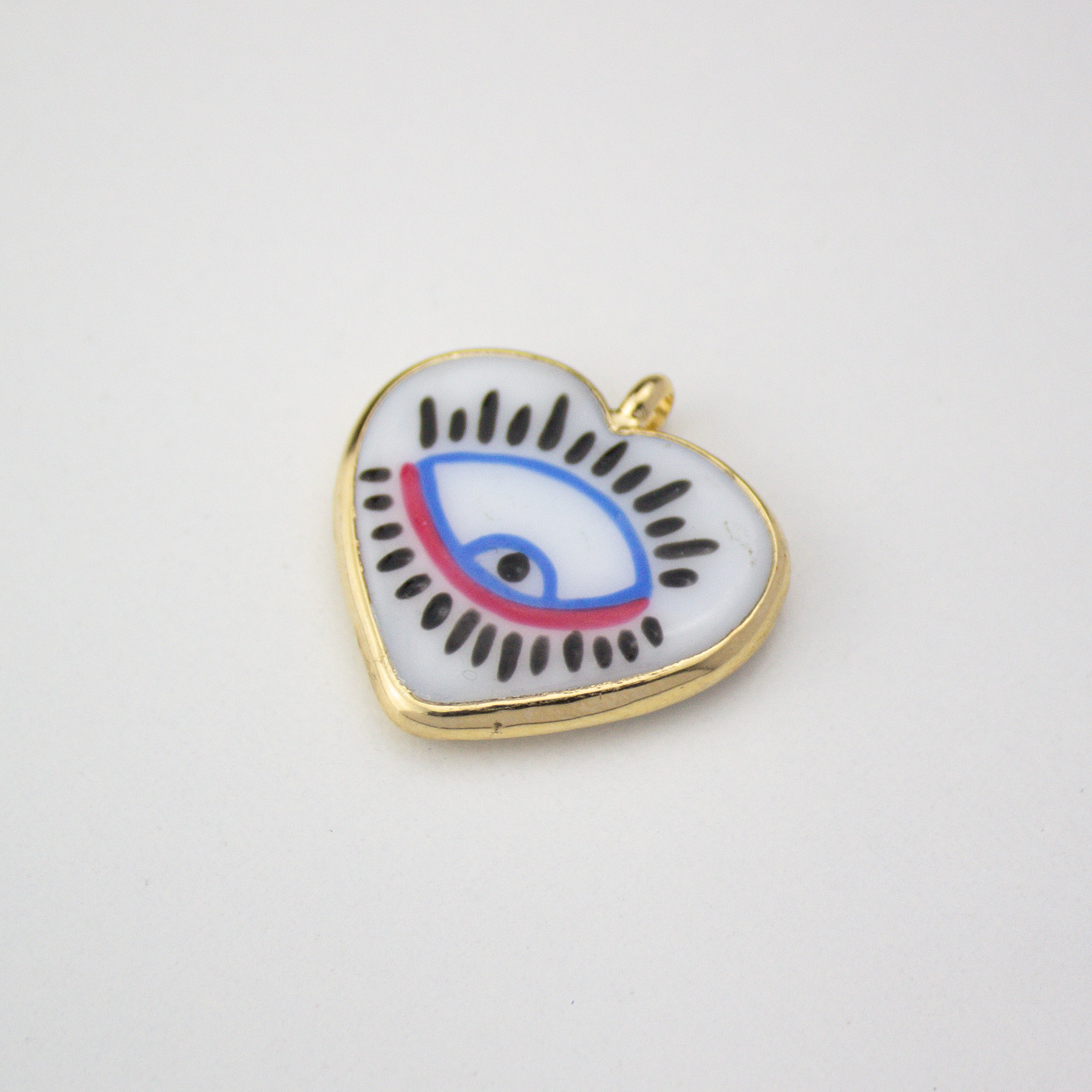 17592 White Heart Bizel Eye Pendant