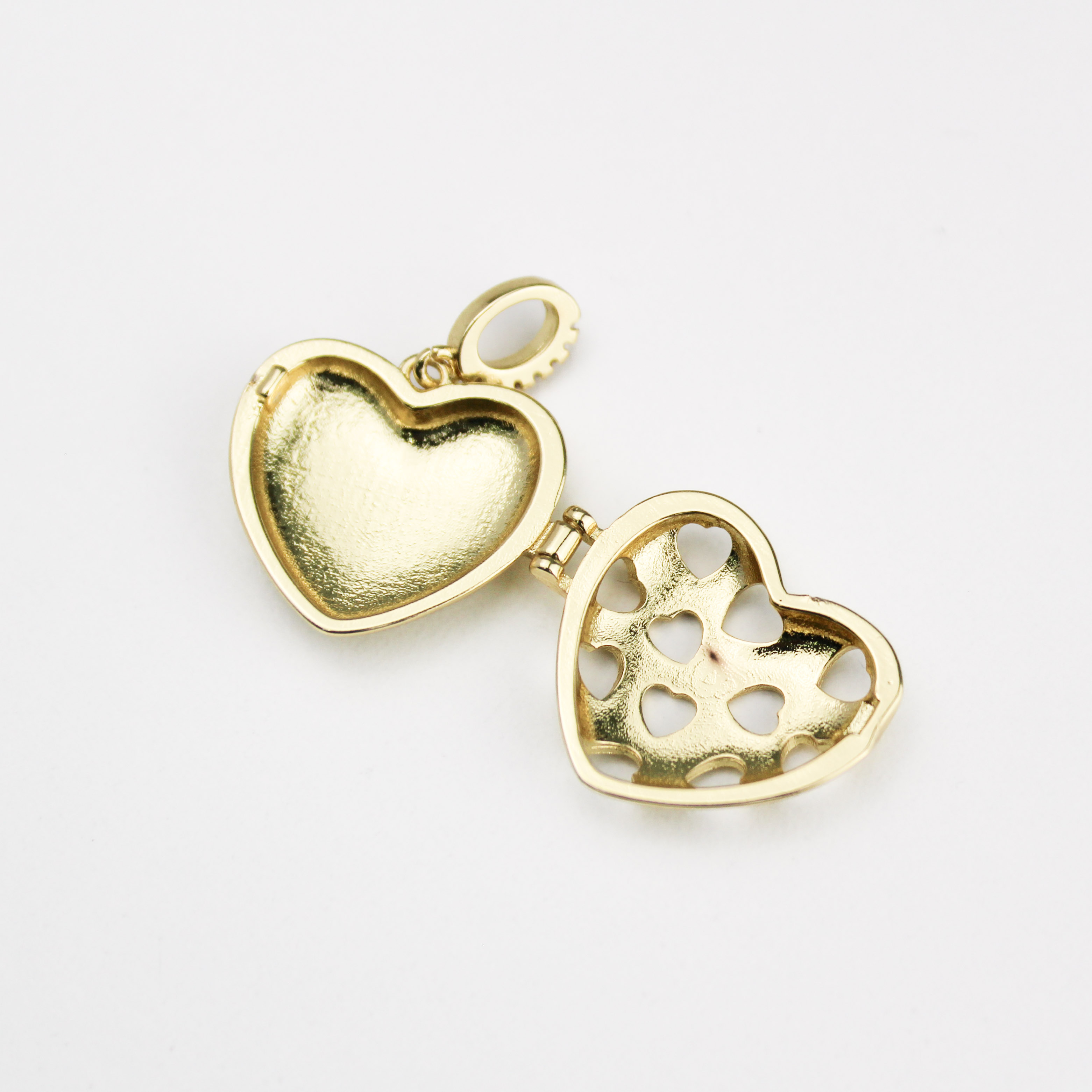 17681 Cadena Locket de Corazón de Oro