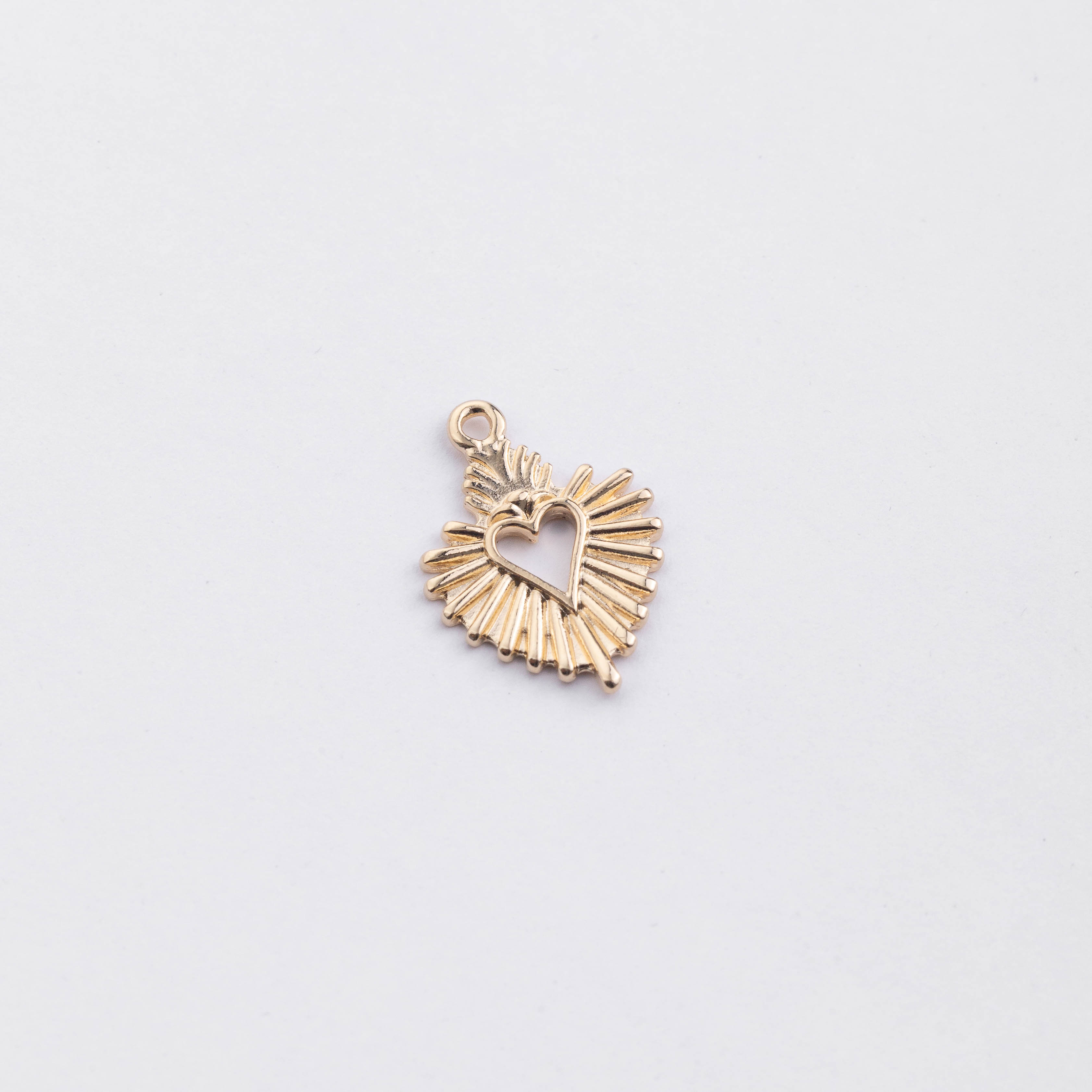 17885 Classic Elegance Gold Heart Pendant