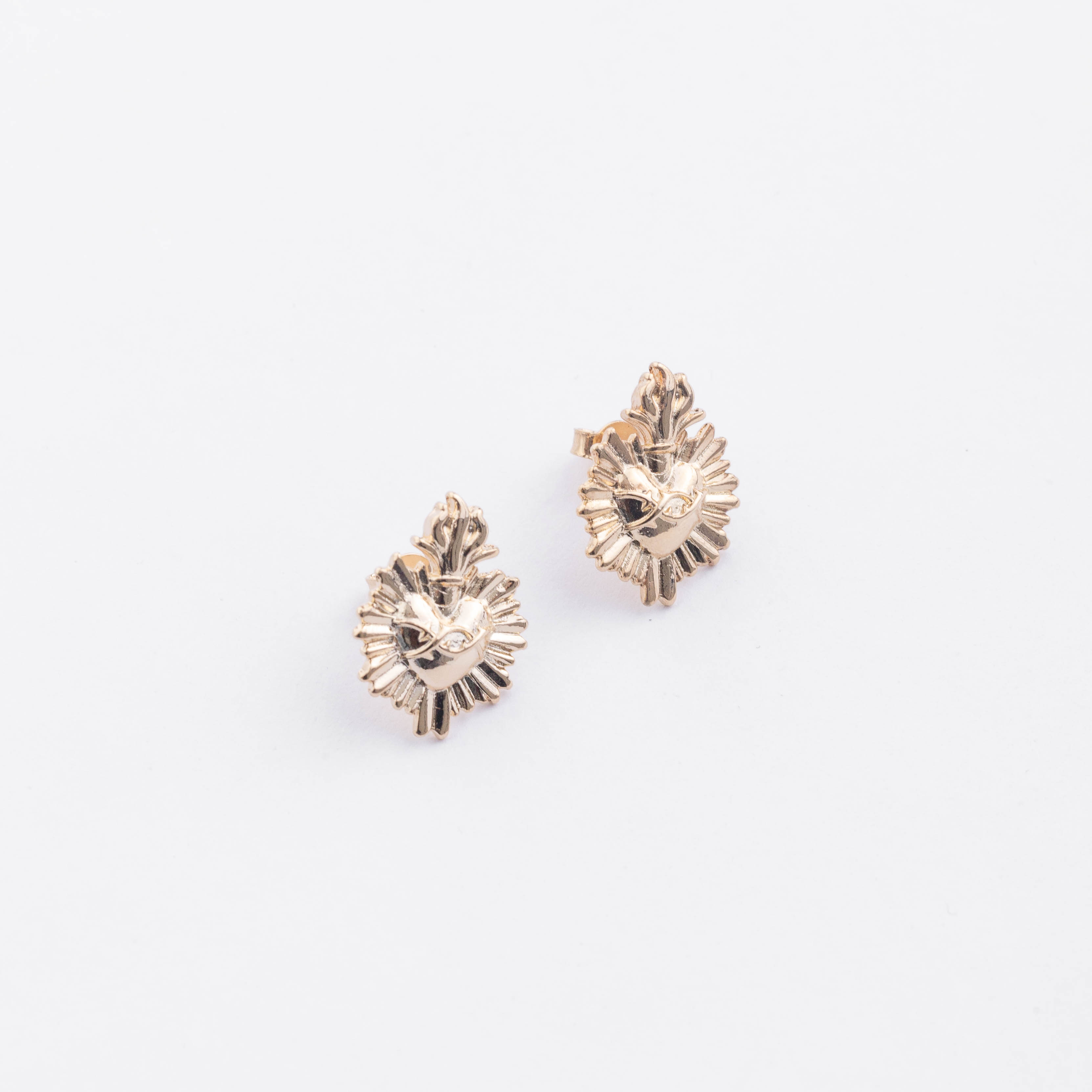 17895 11mm Sacred Heart Jesus Earring