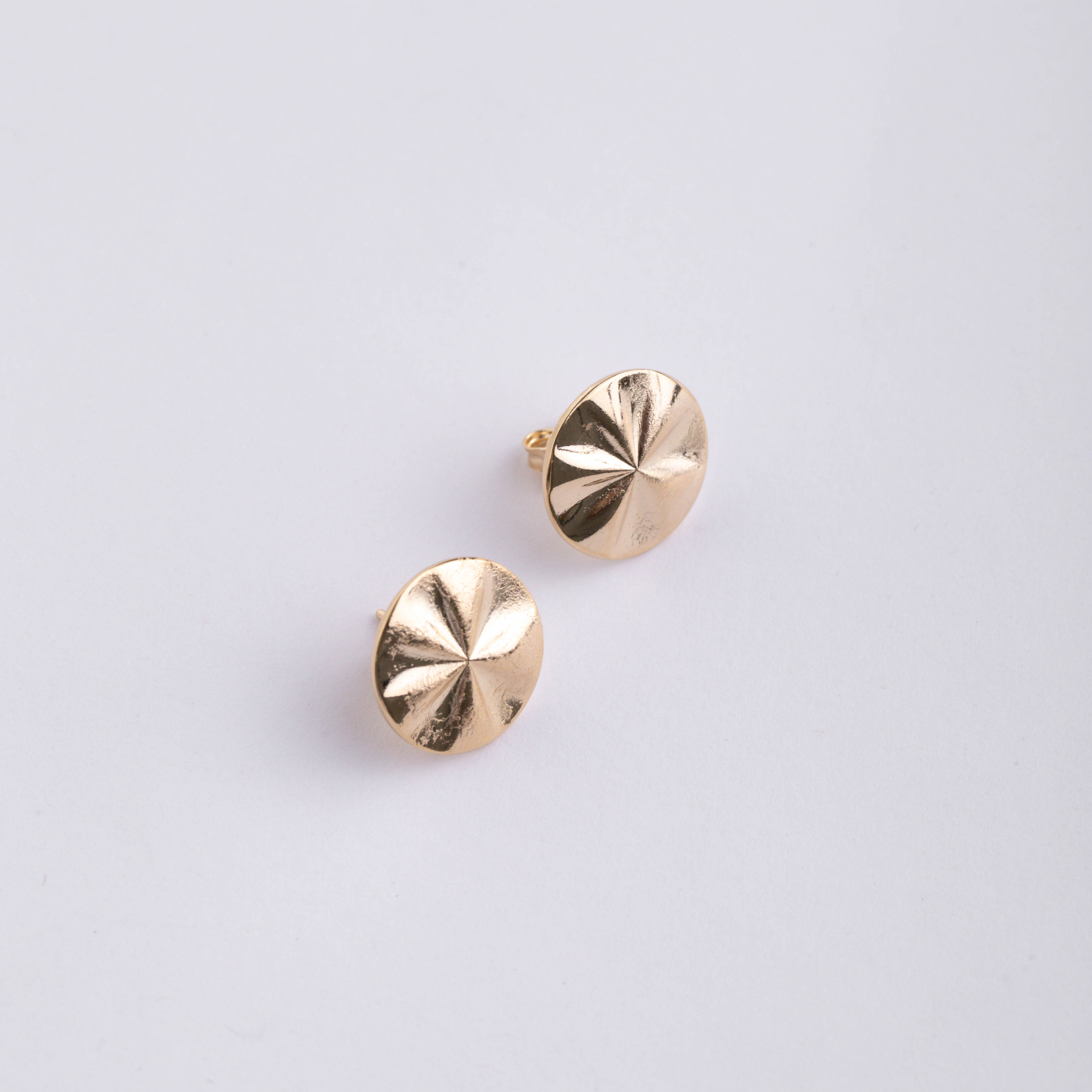 17914 15mm Gold Circle Earring