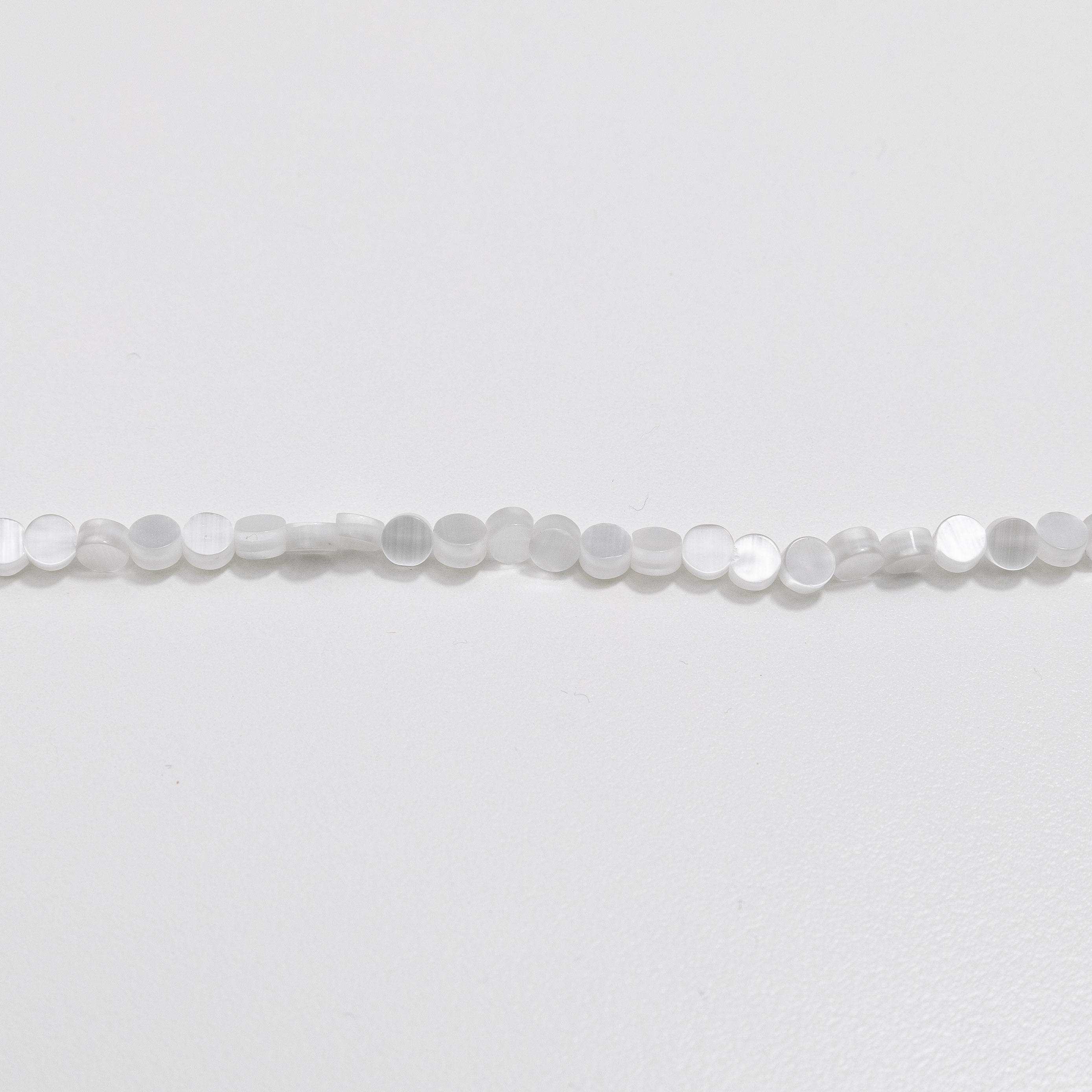 18078 White Shell Circle Spacer