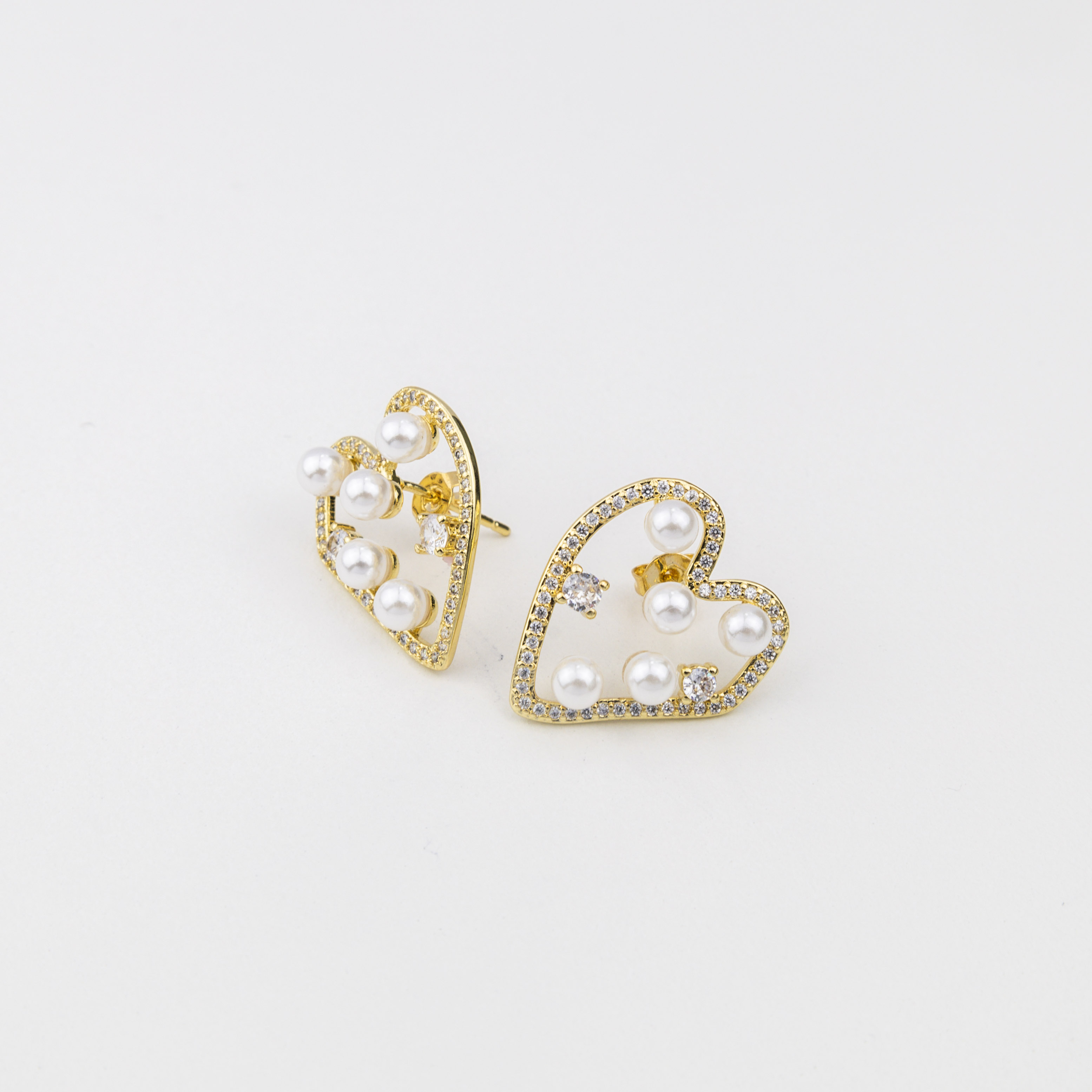 18132 20mm Heart Pearl Micropave Earring 