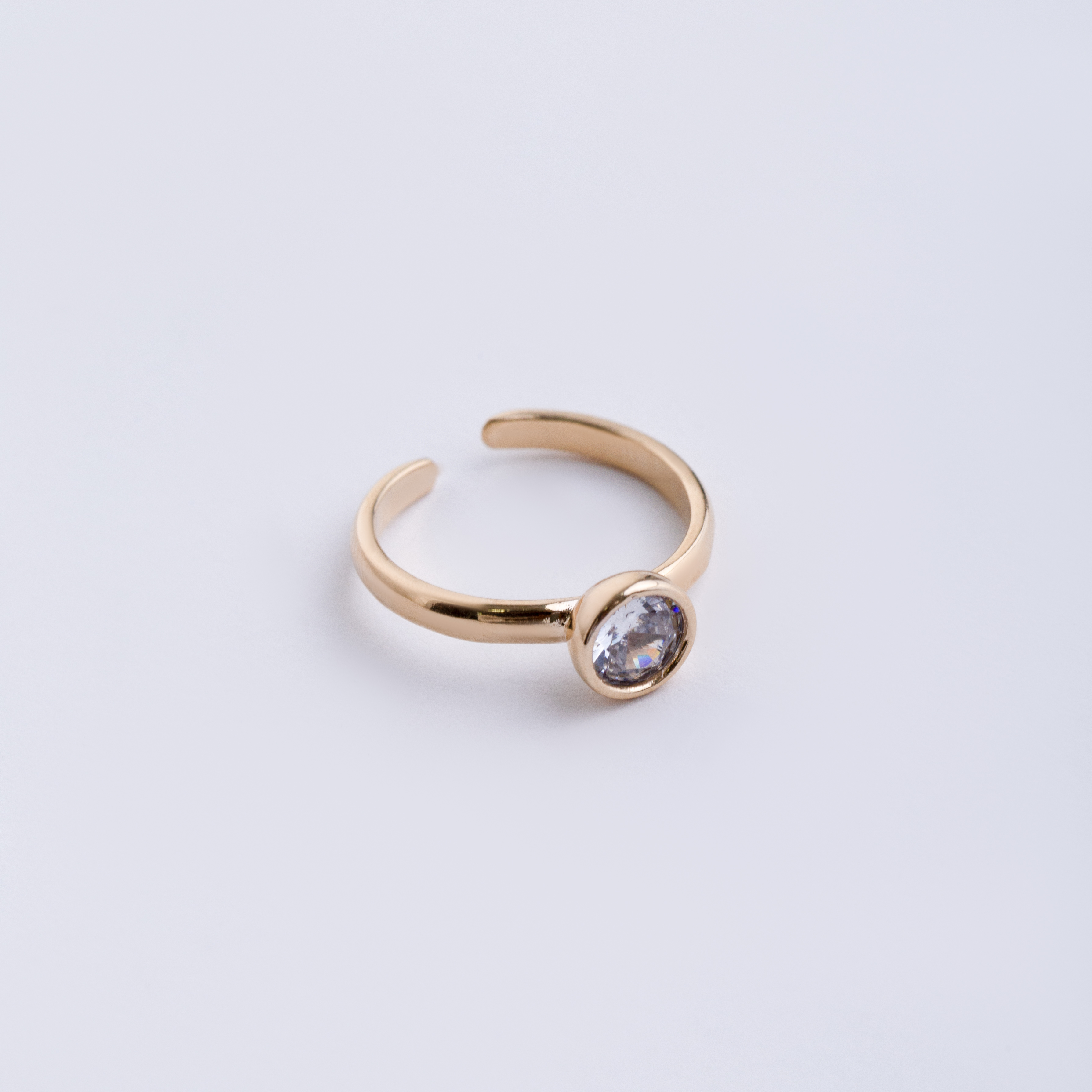 18204 Gold Ring with Circle Crystal