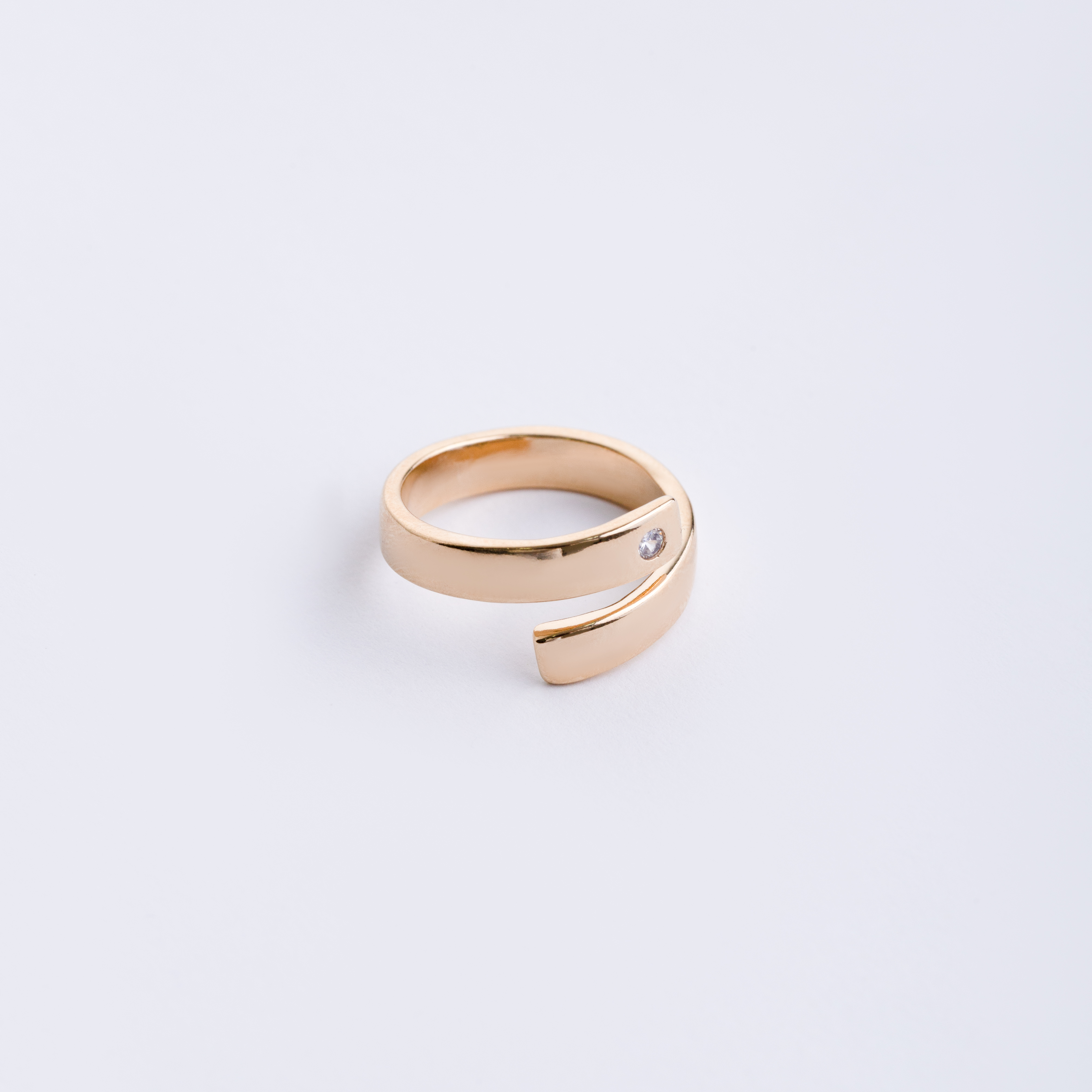 18205 Gold Ring with Crystal