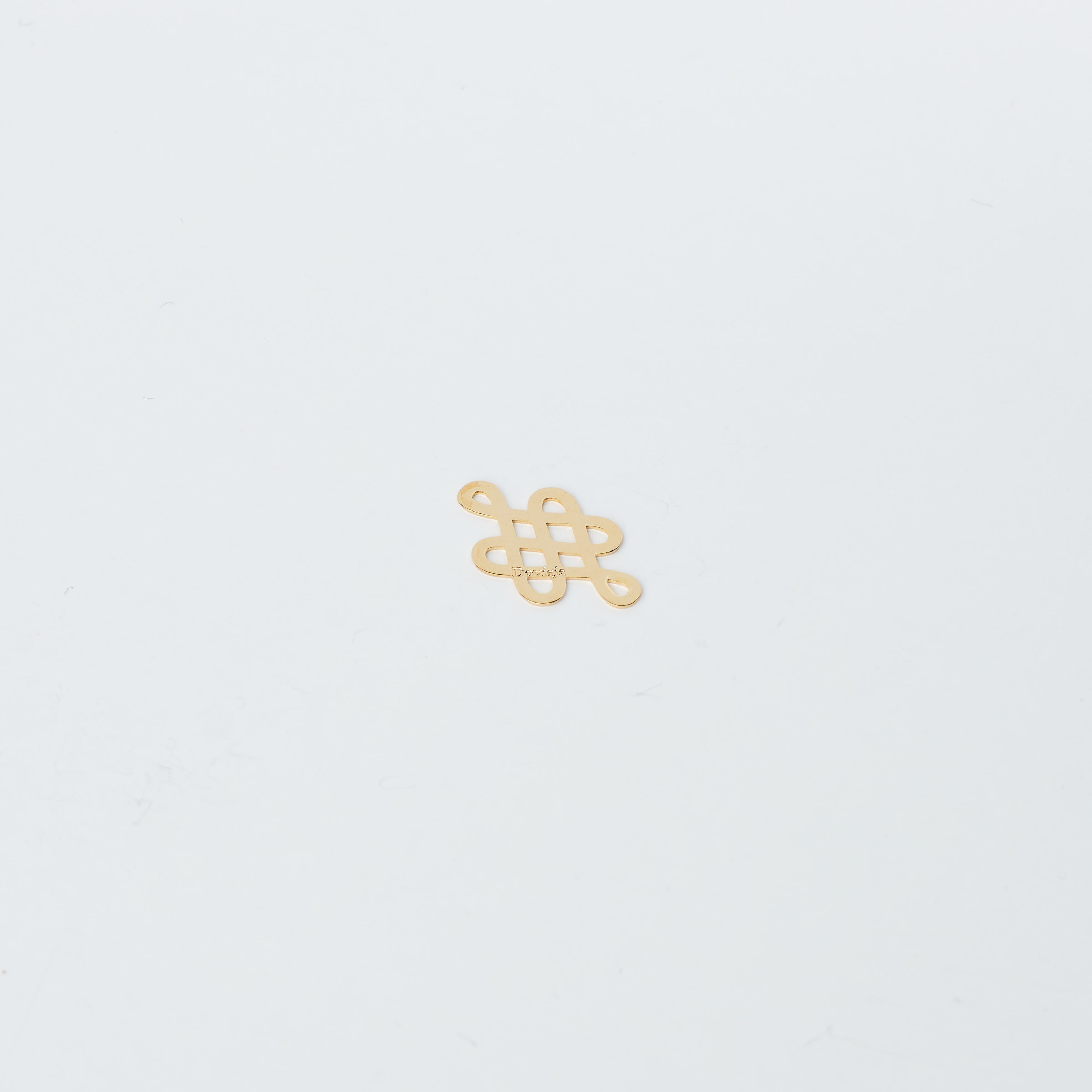 2767 Elegant Knot Connector