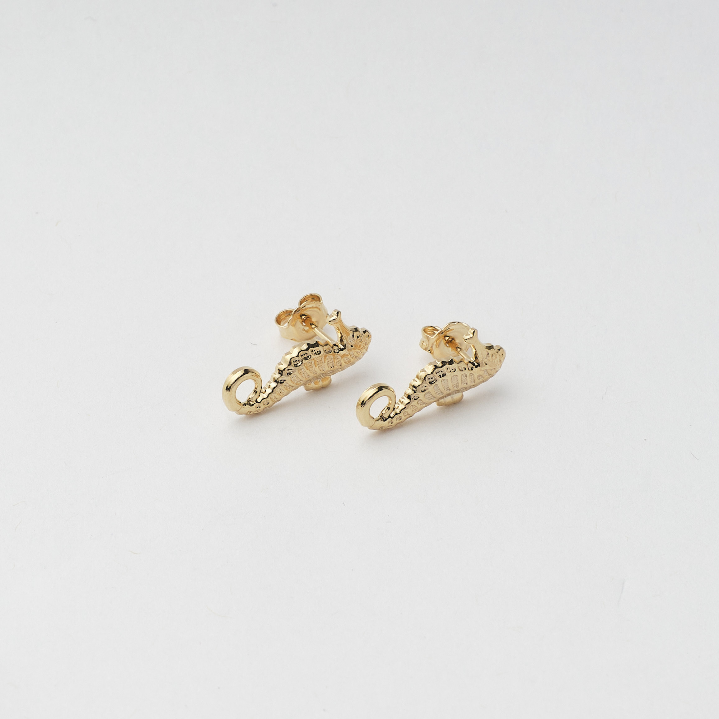 7127 Gold Seahorse Earring
