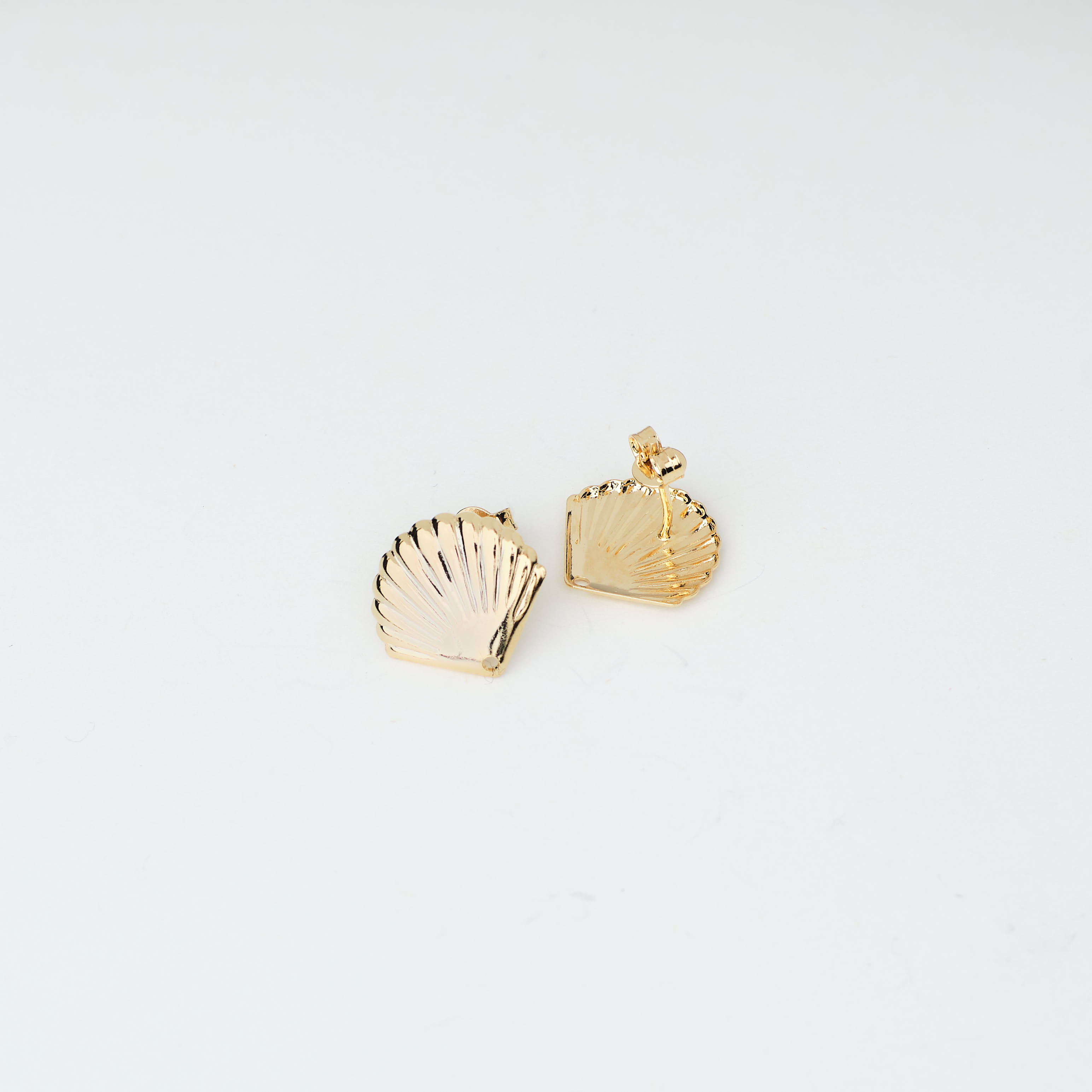 7218 Clam Earring Small
