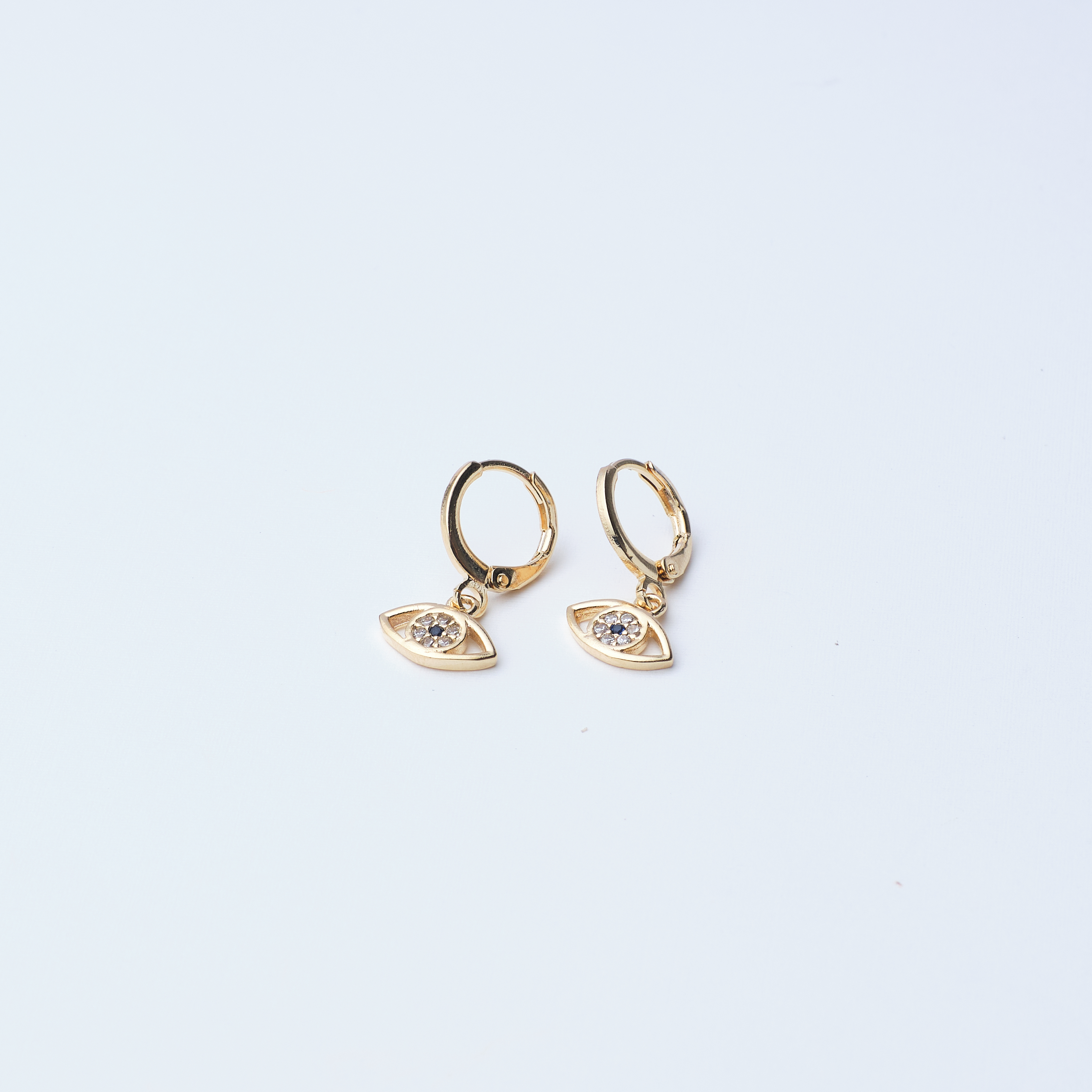 7832 Clear Eye Earrings 